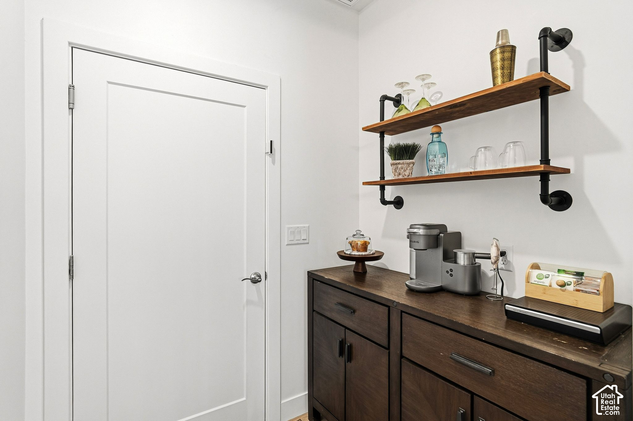 property viewer photo 17
