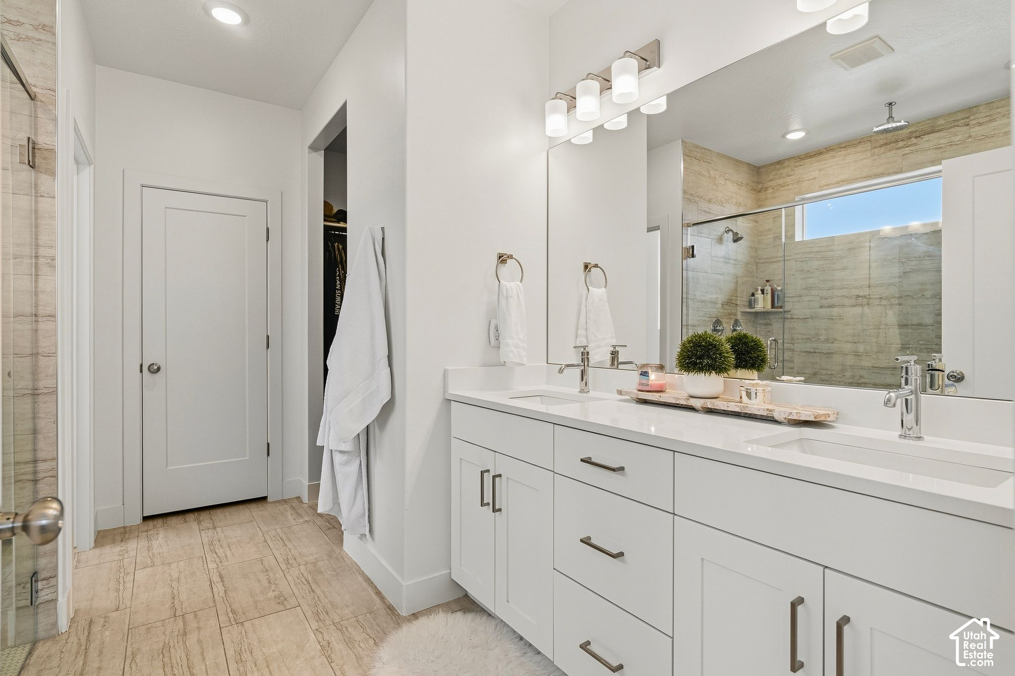 property viewer photo 20