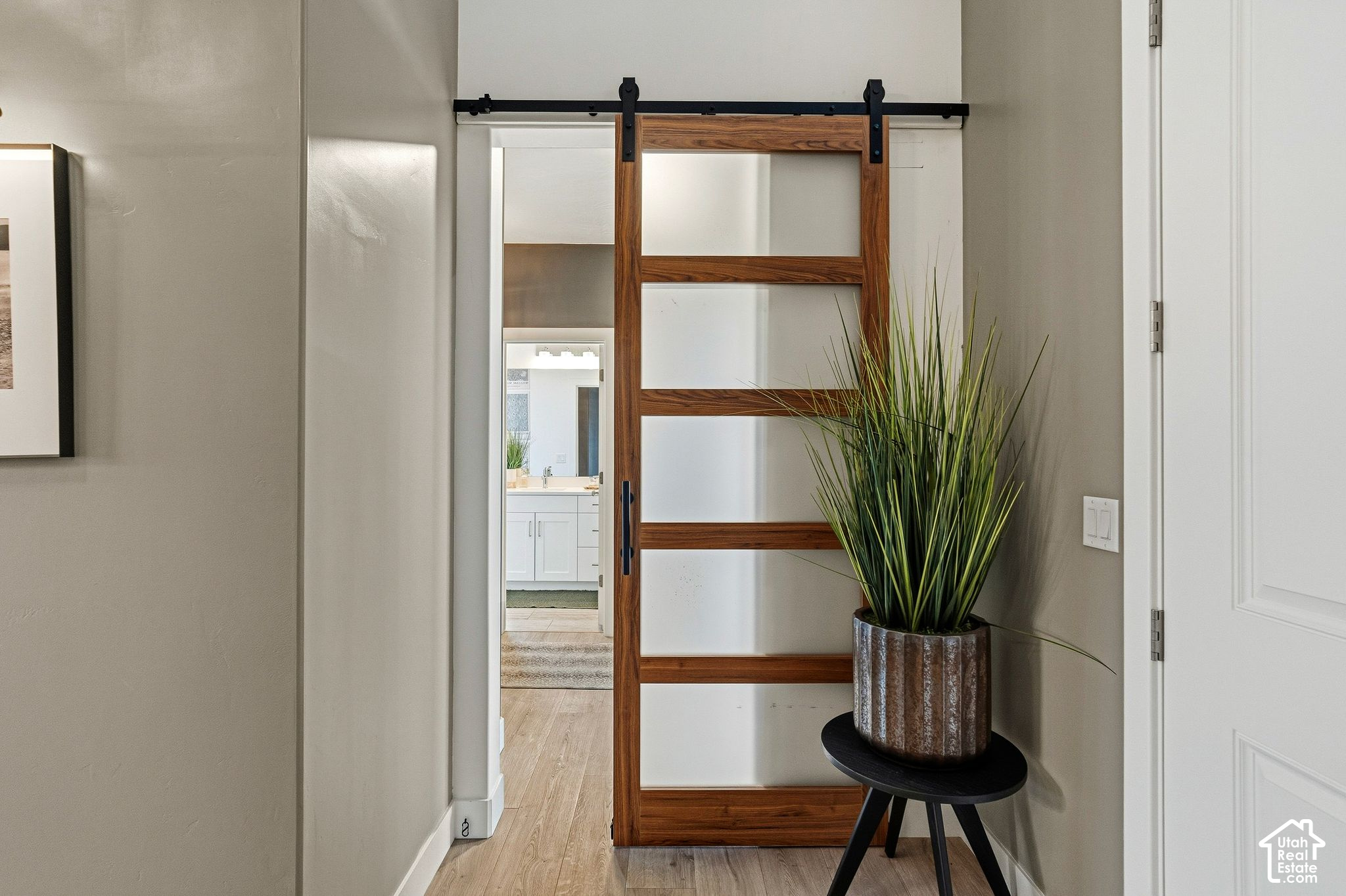 property viewer photo 23