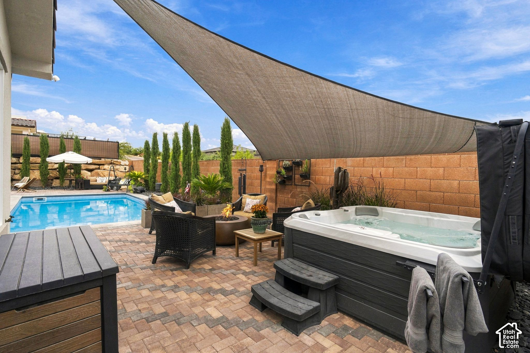 property viewer photo 35
