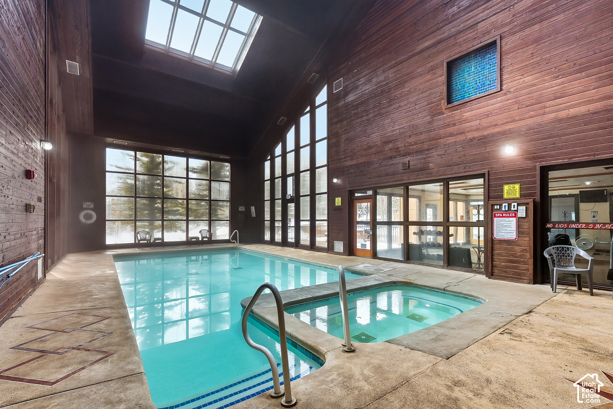 main property photo 28