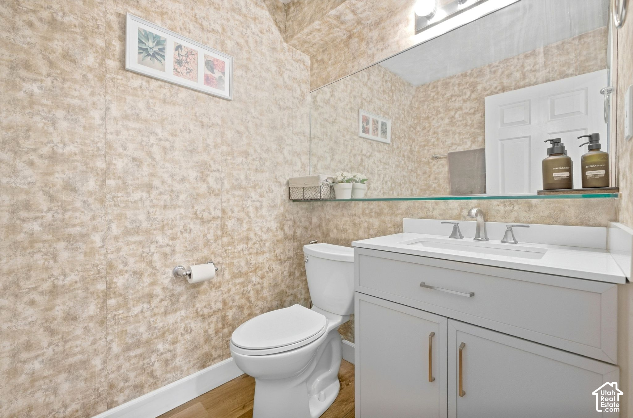 main property photo 7