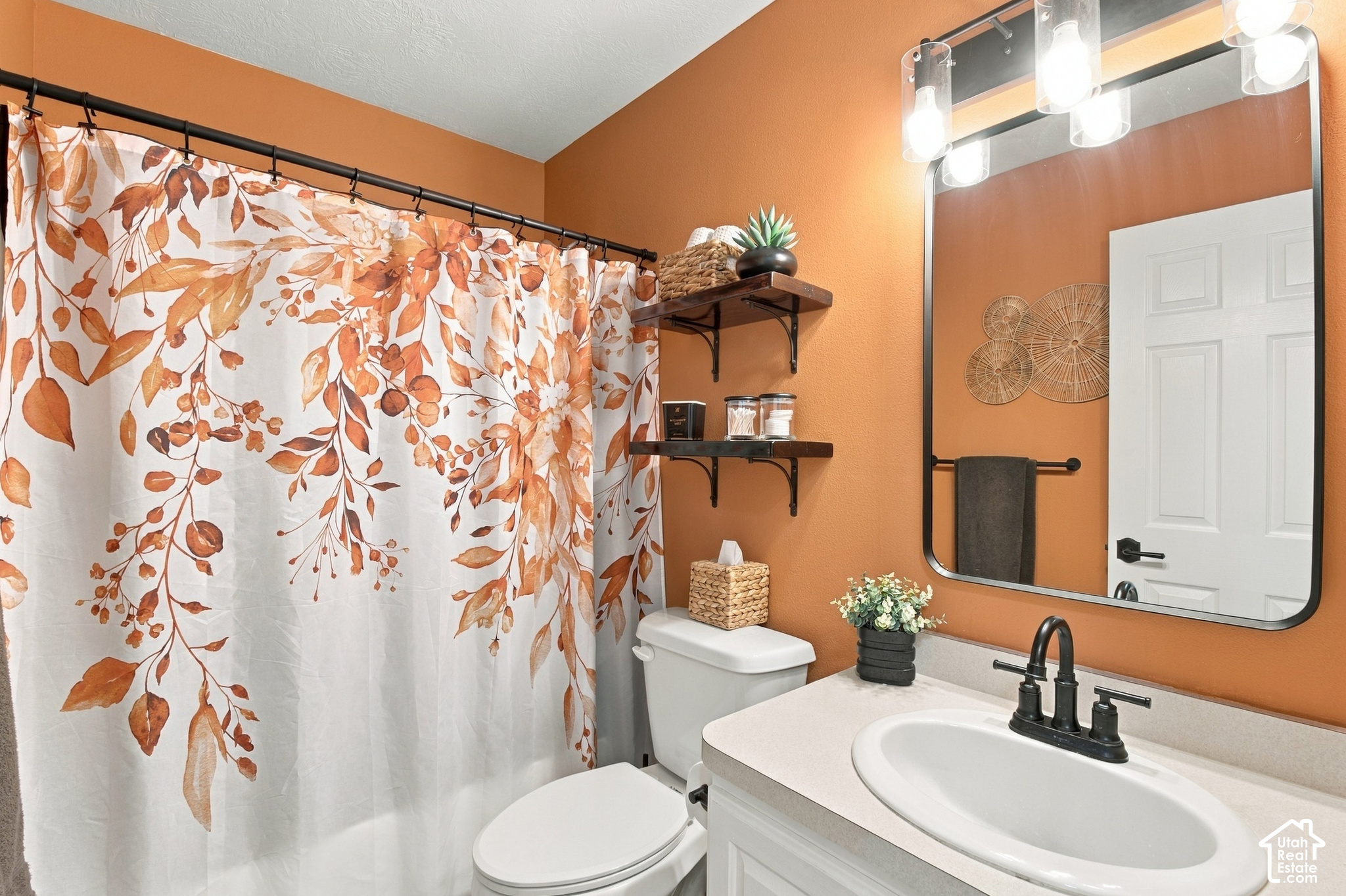 main property photo 19