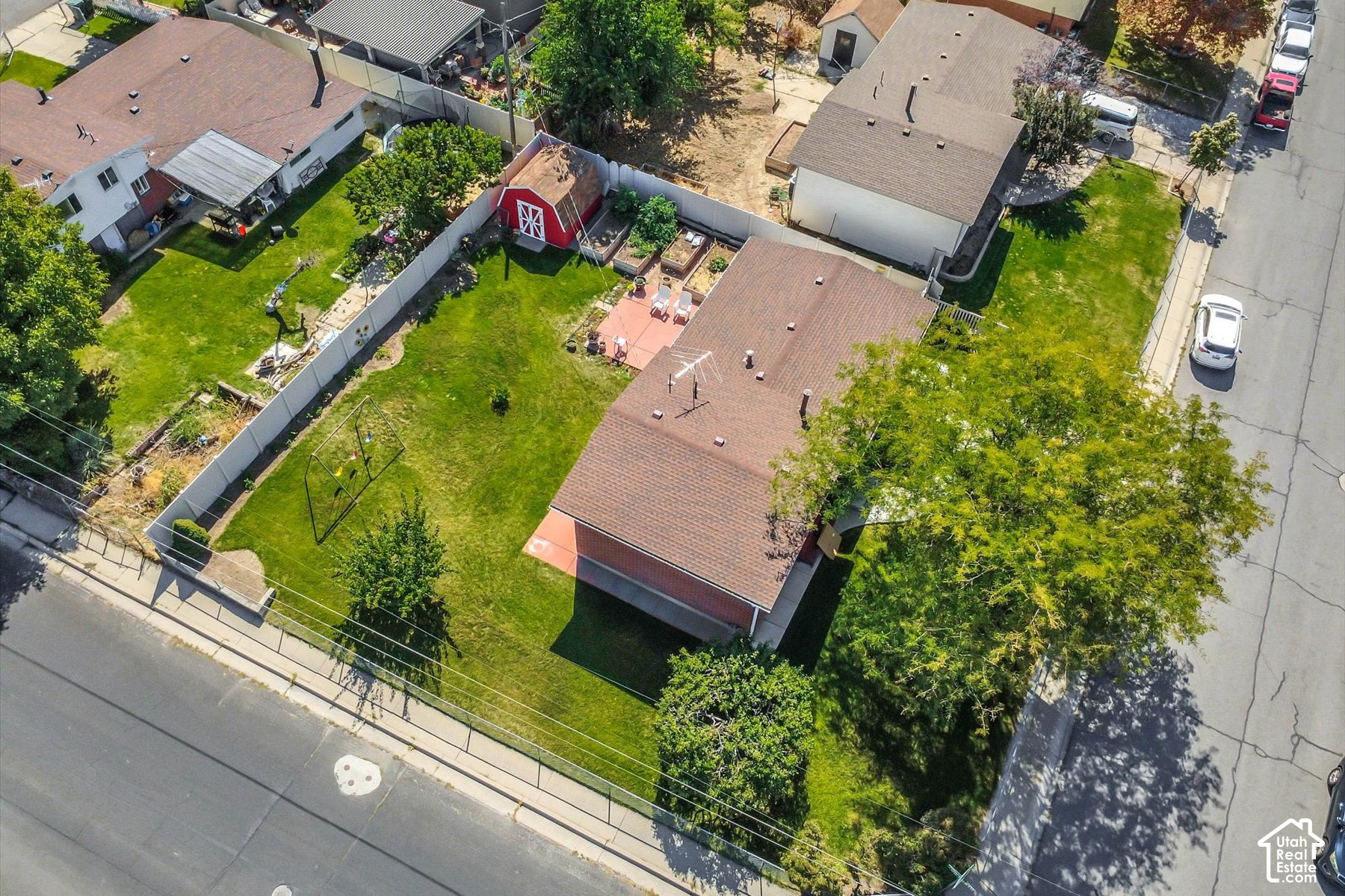 main property photo 33