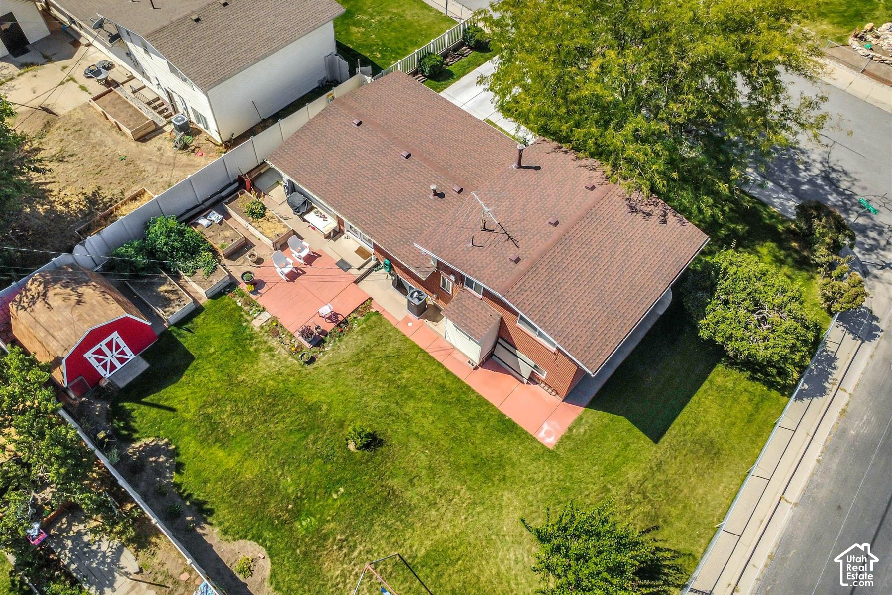 main property photo 34