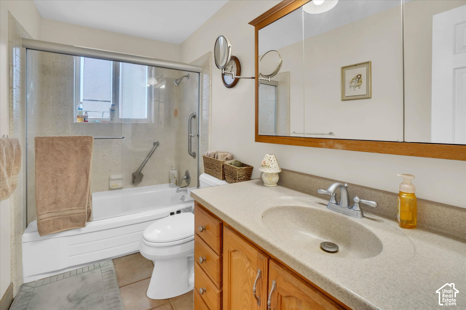 main property photo 8