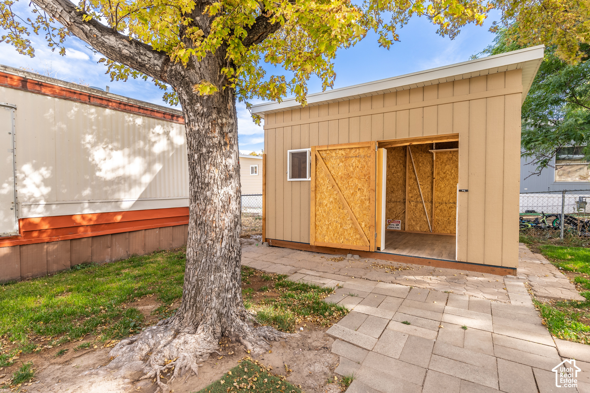 main property photo 41