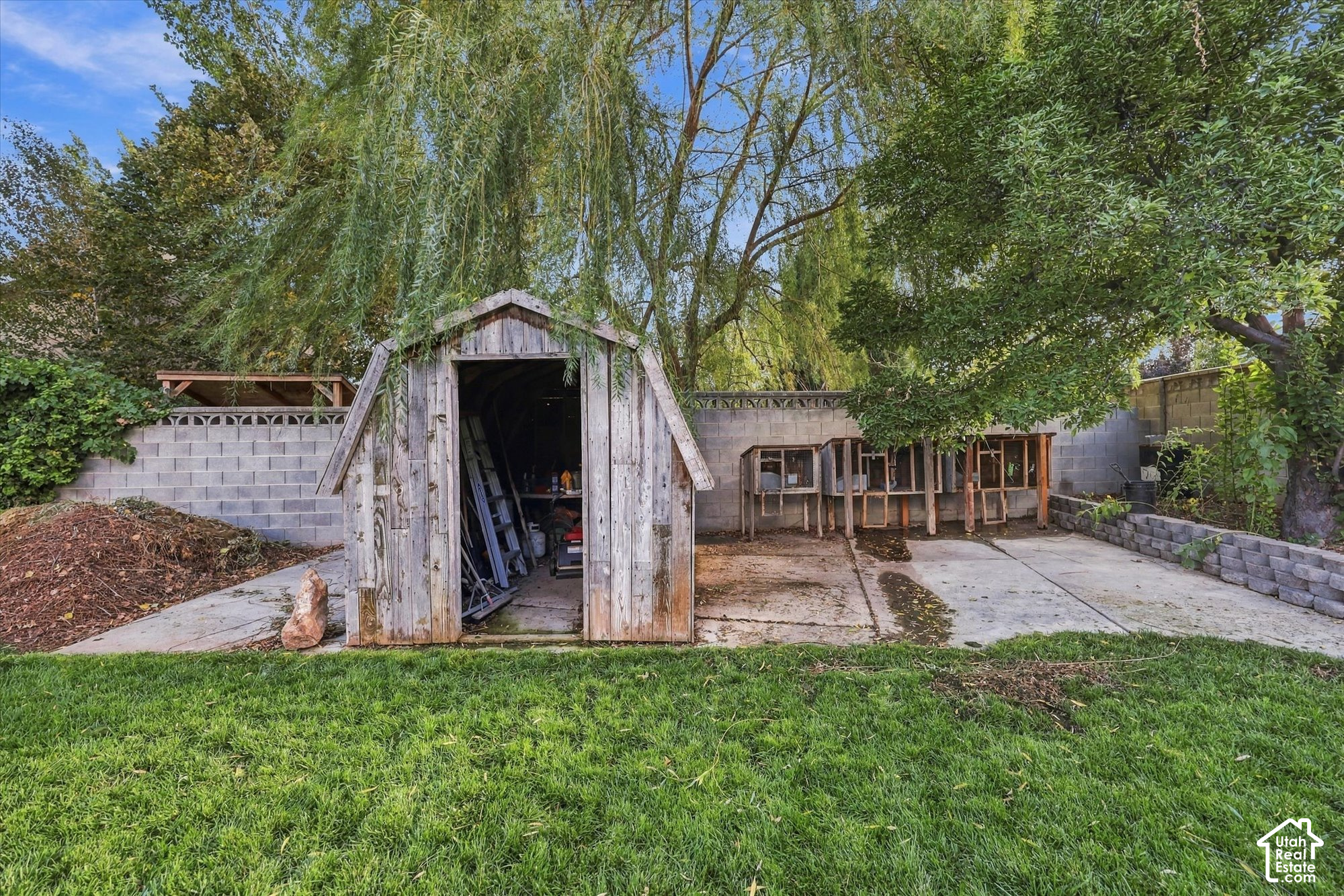 main property photo 28