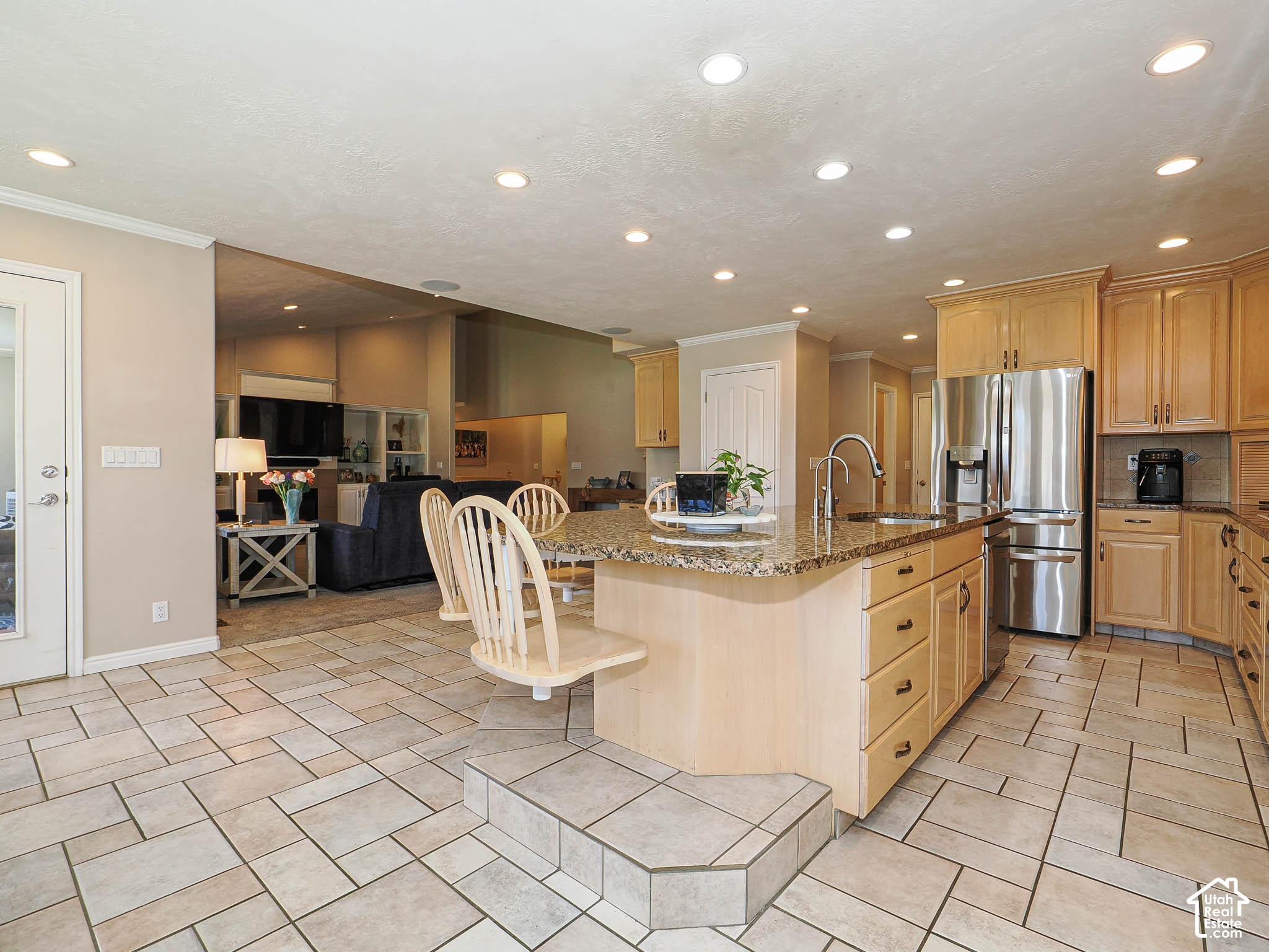 main property photo 24
