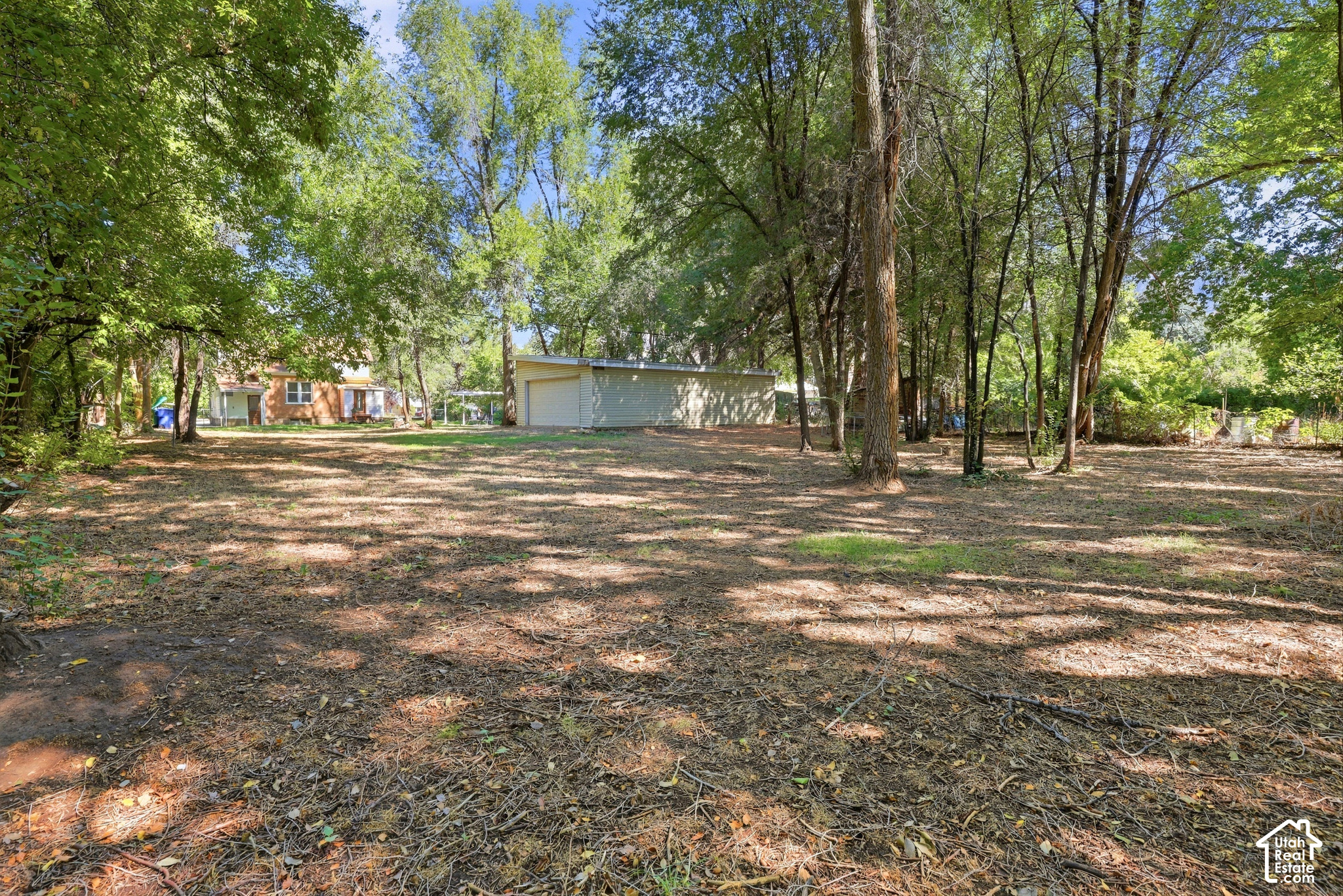 main property photo 30