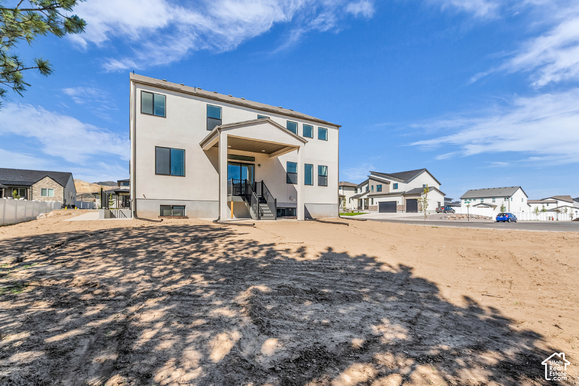 main property photo 3