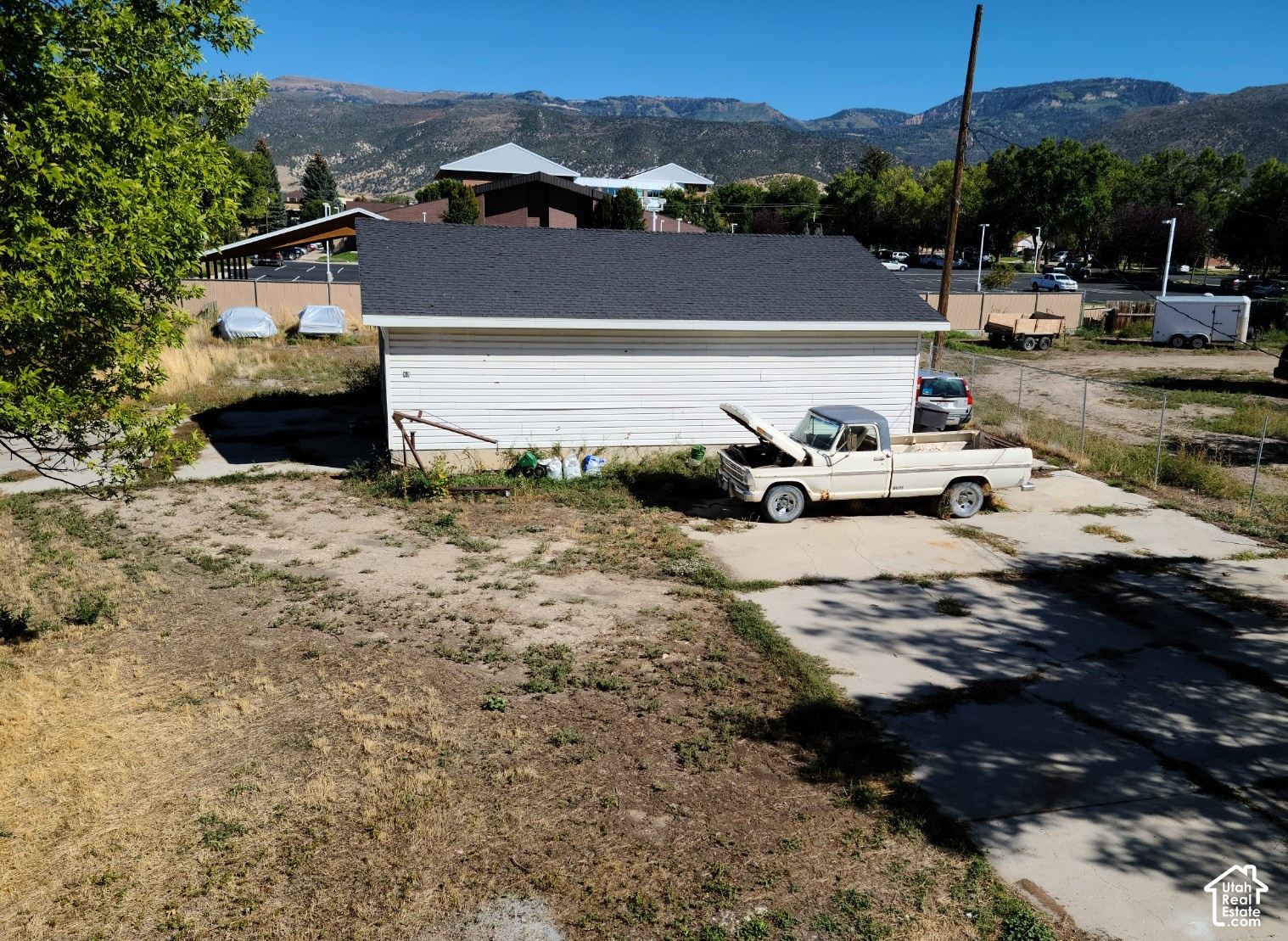 main property photo 20