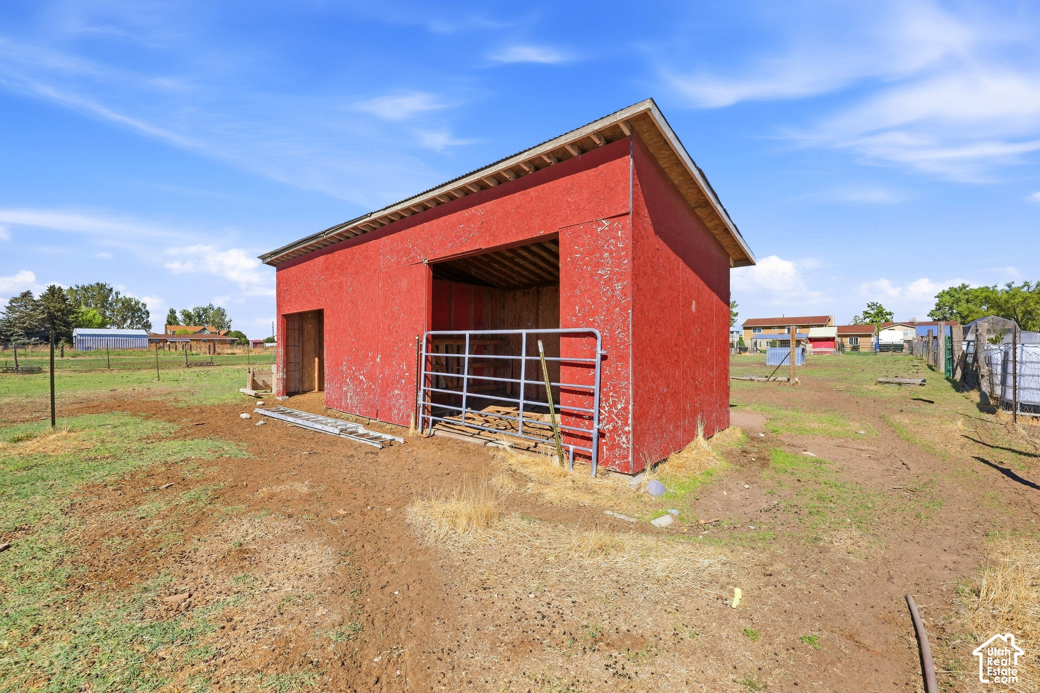 main property photo 28