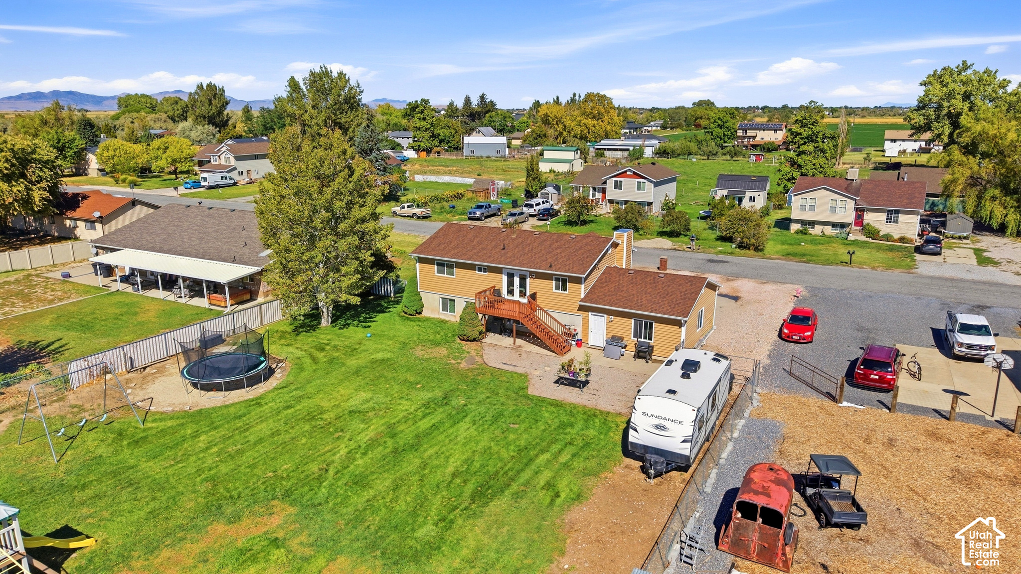 main property photo 40