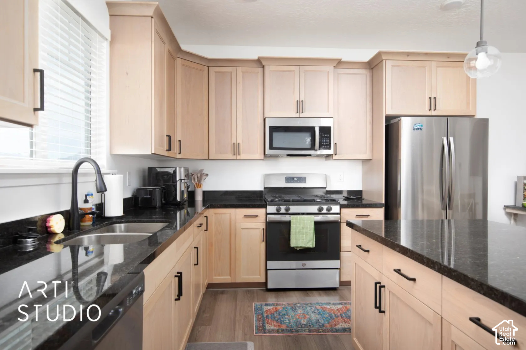 main property photo 6