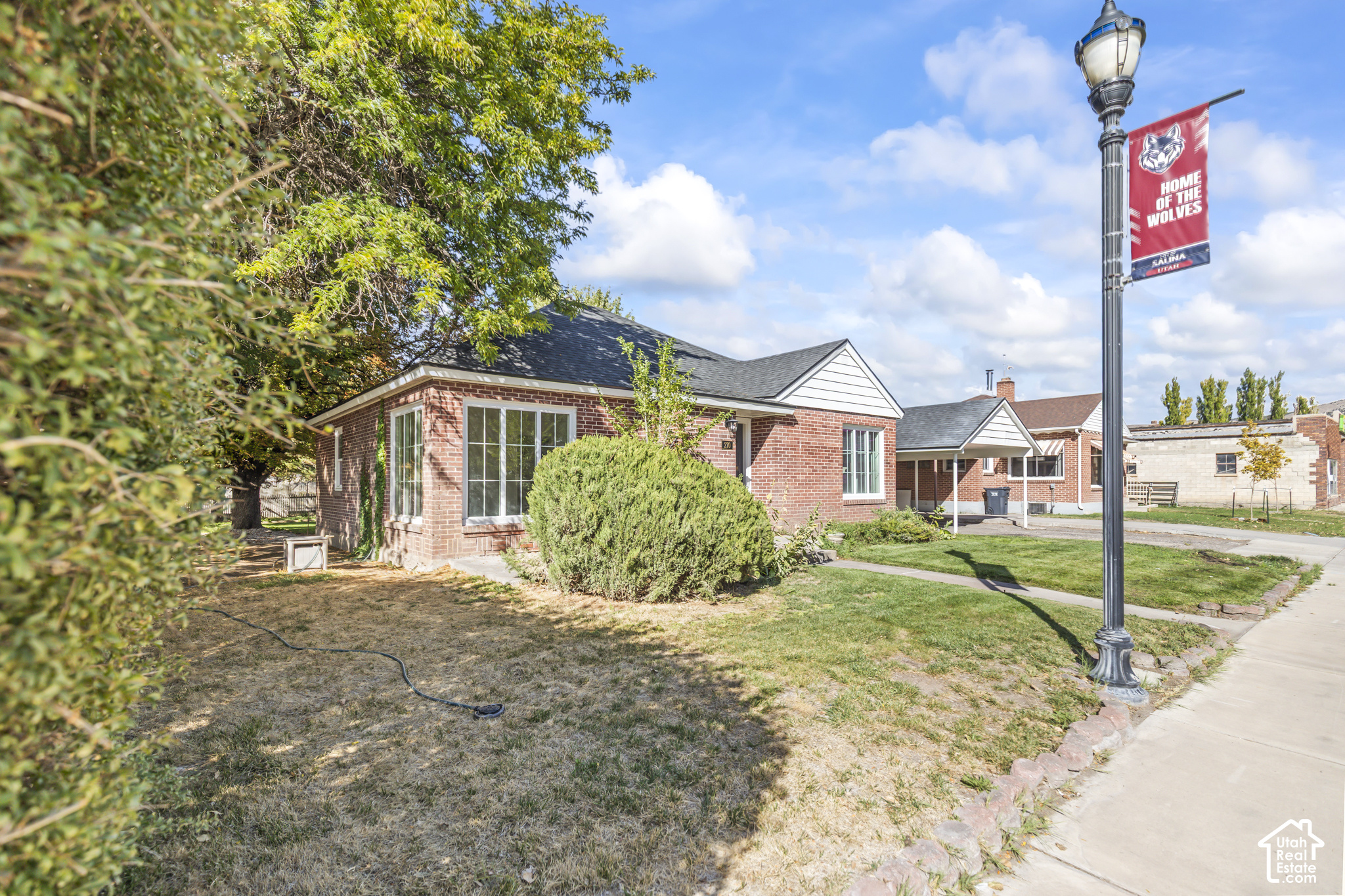 main property photo 28