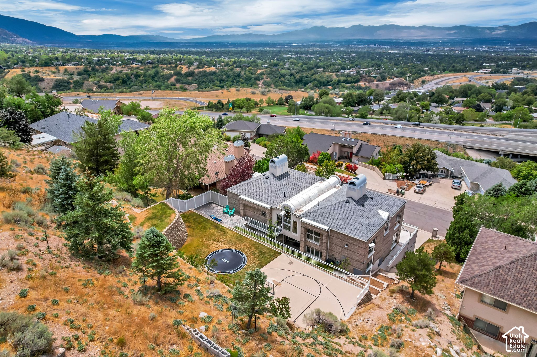 main property photo 50