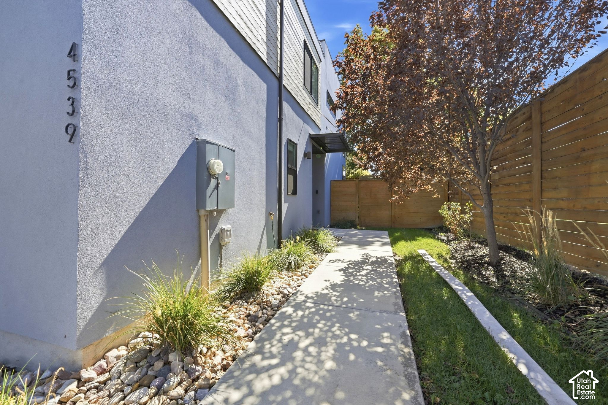 main property photo 0
