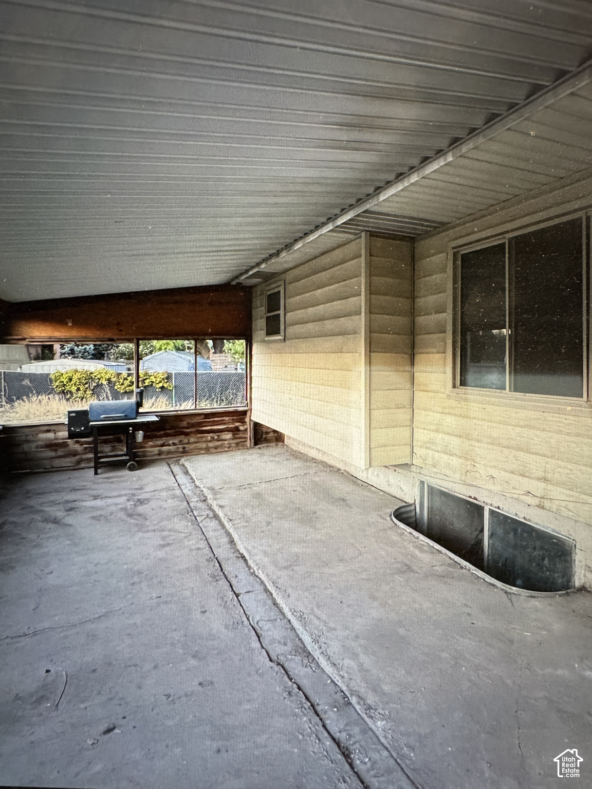 property viewer photo 3