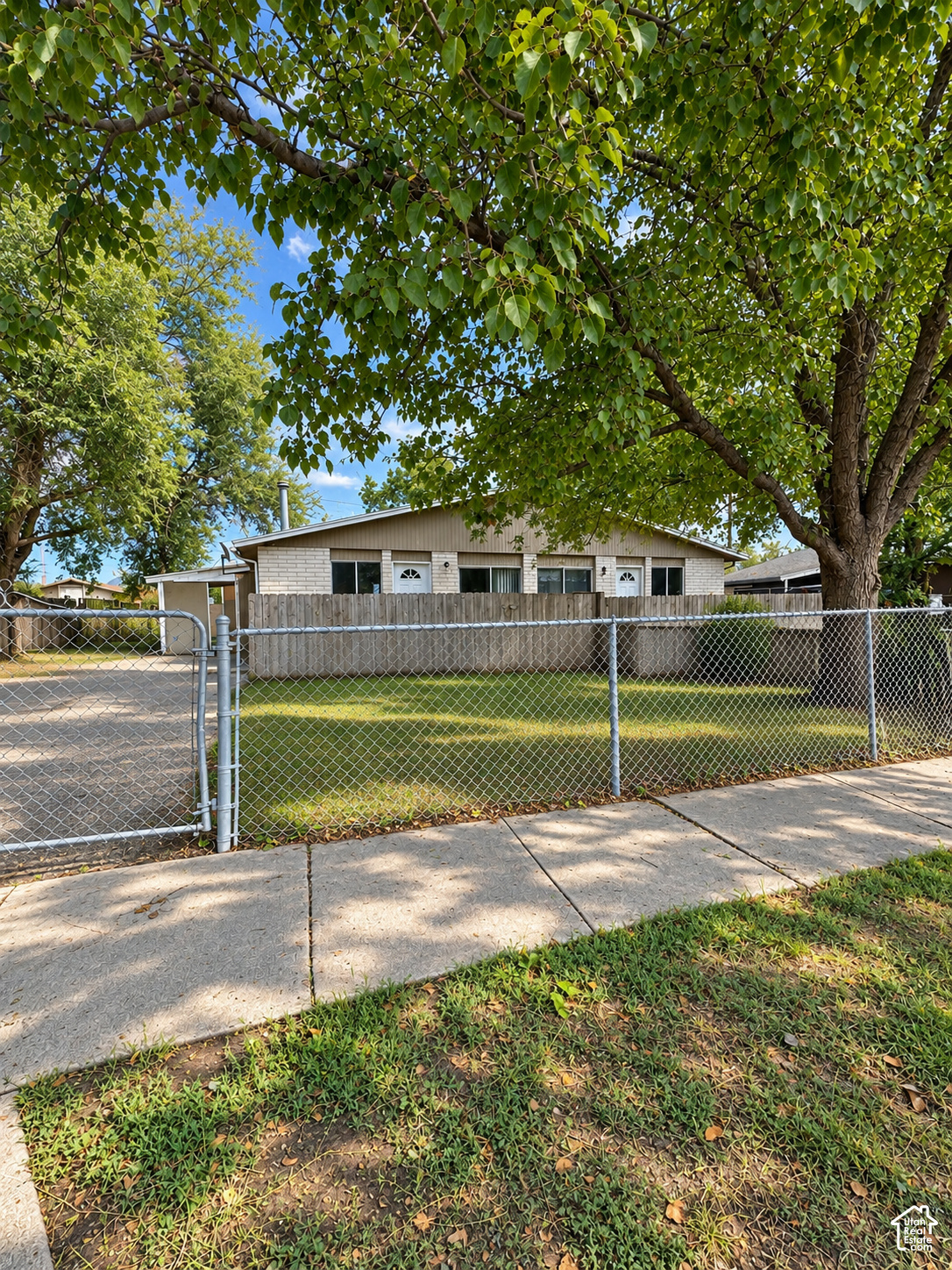 main property photo 13