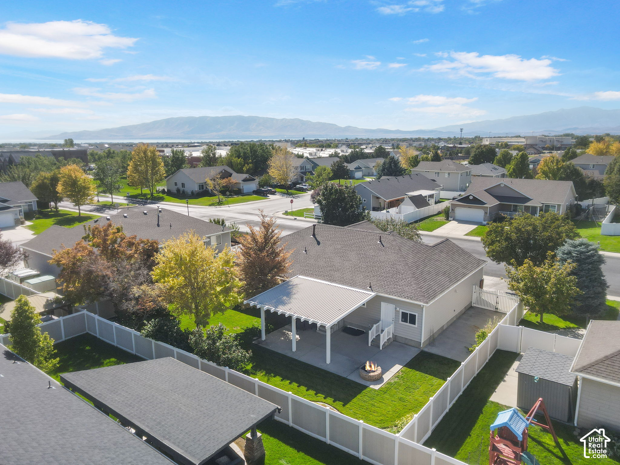 main property photo 20