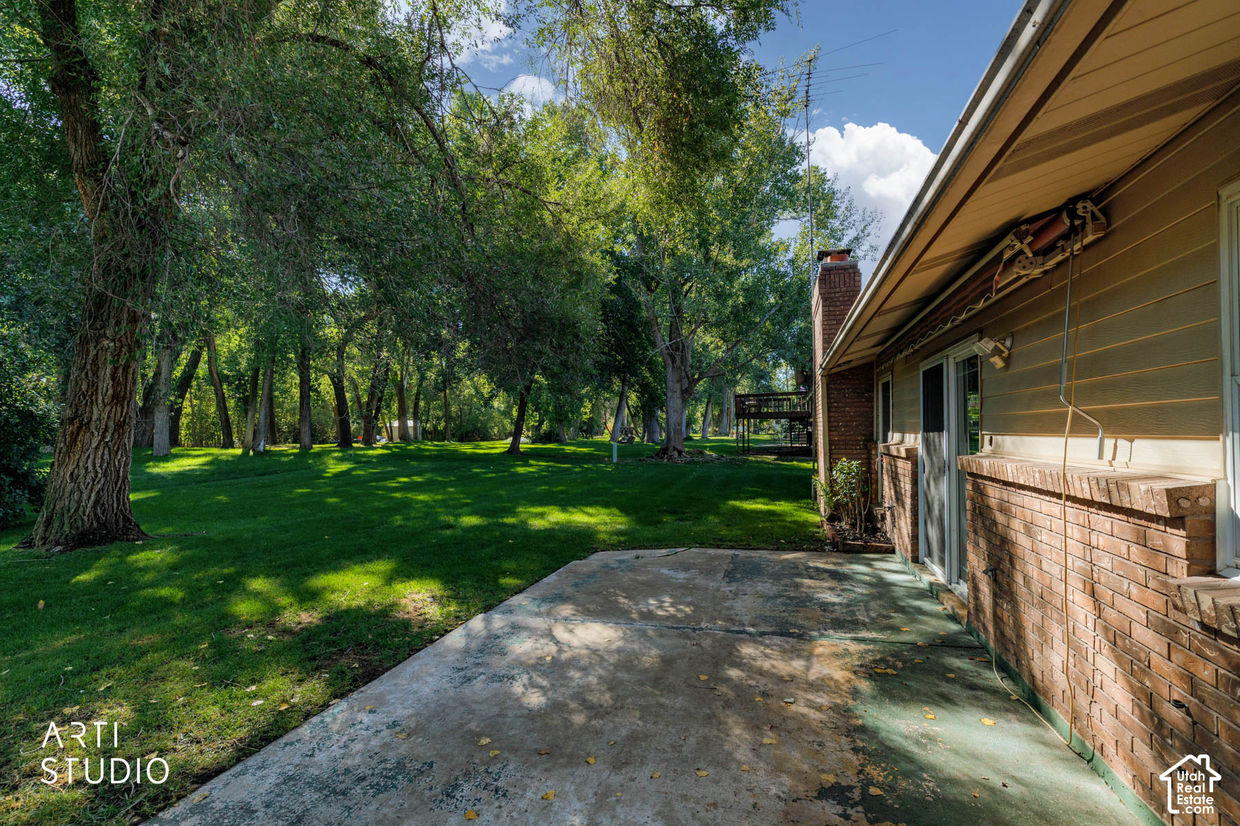 main property photo 30