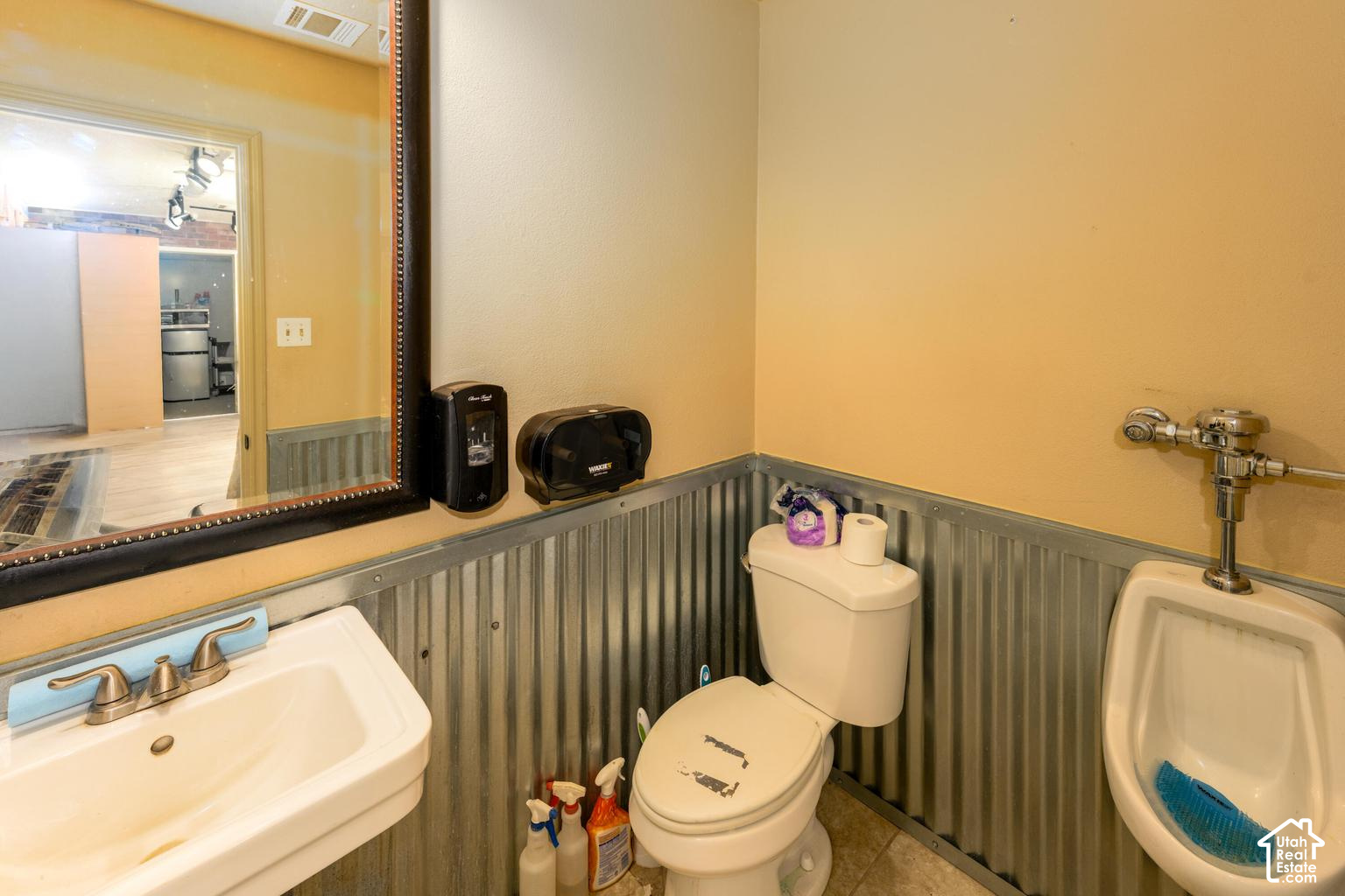 main property photo 17