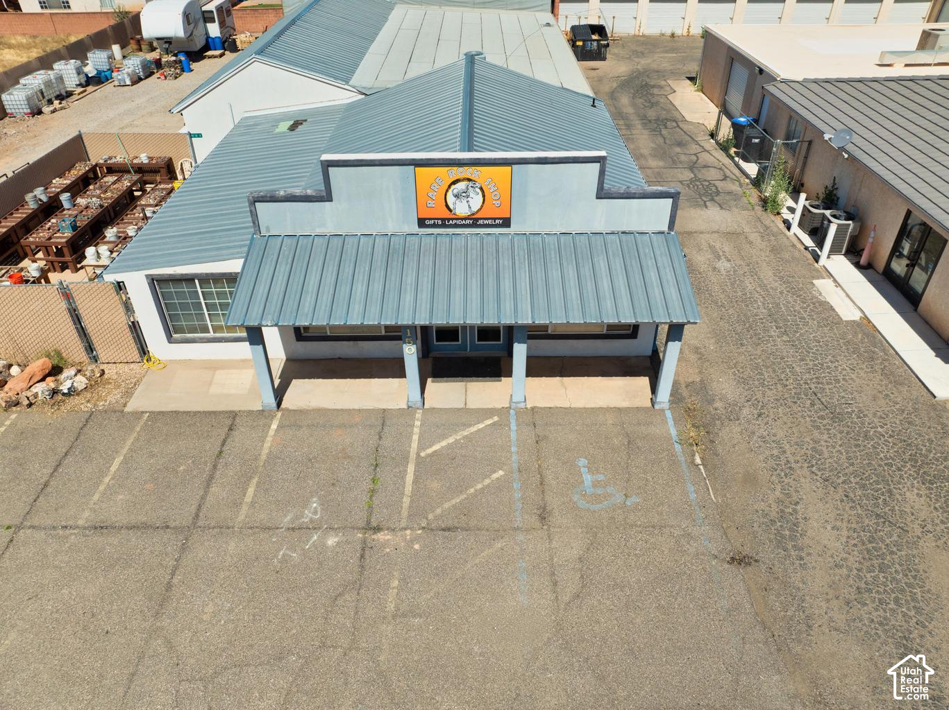 main property photo 7