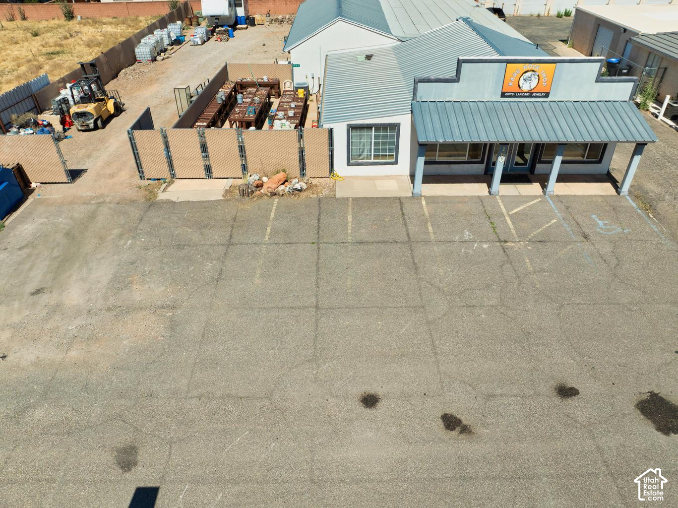 main property photo 8