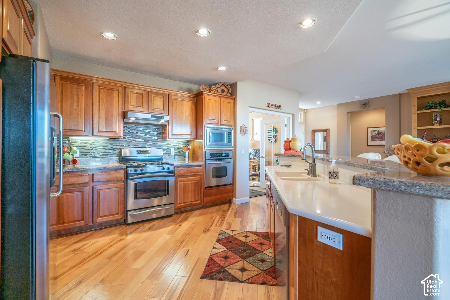 main property photo 6