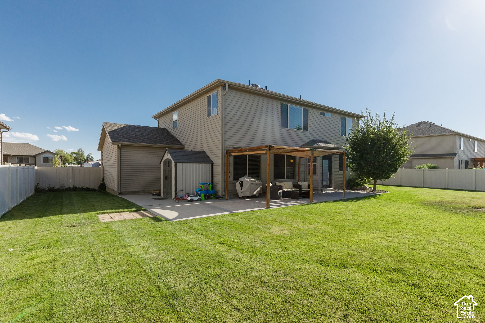 main property photo 14