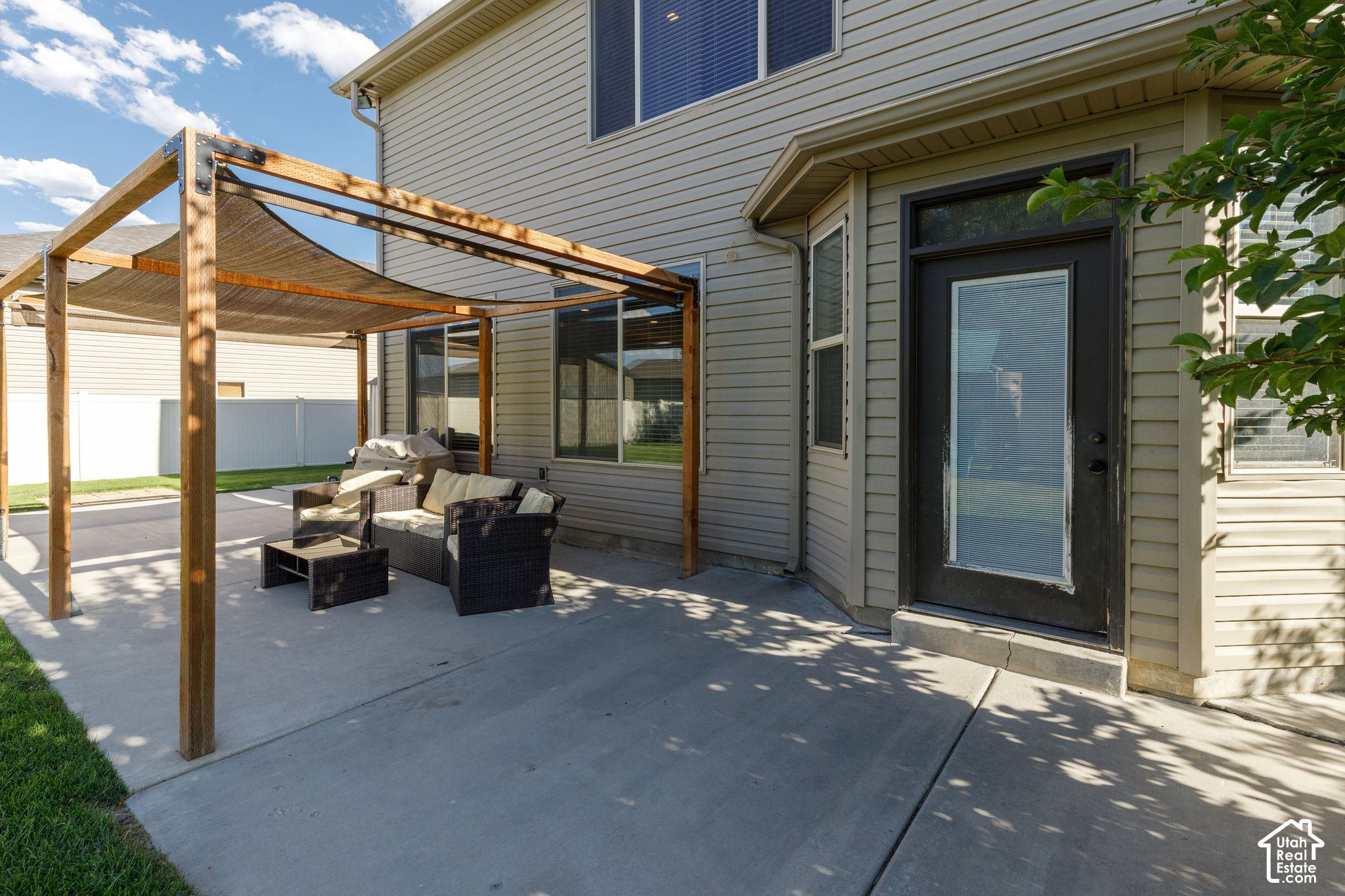 main property photo 15