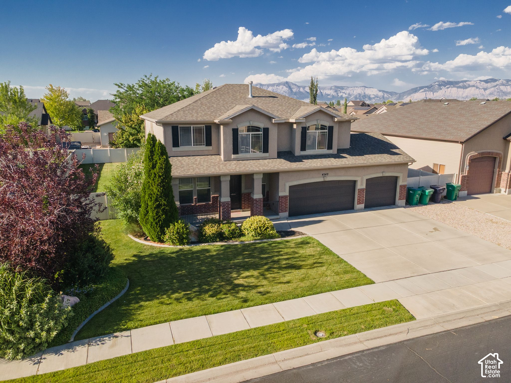main property photo 28