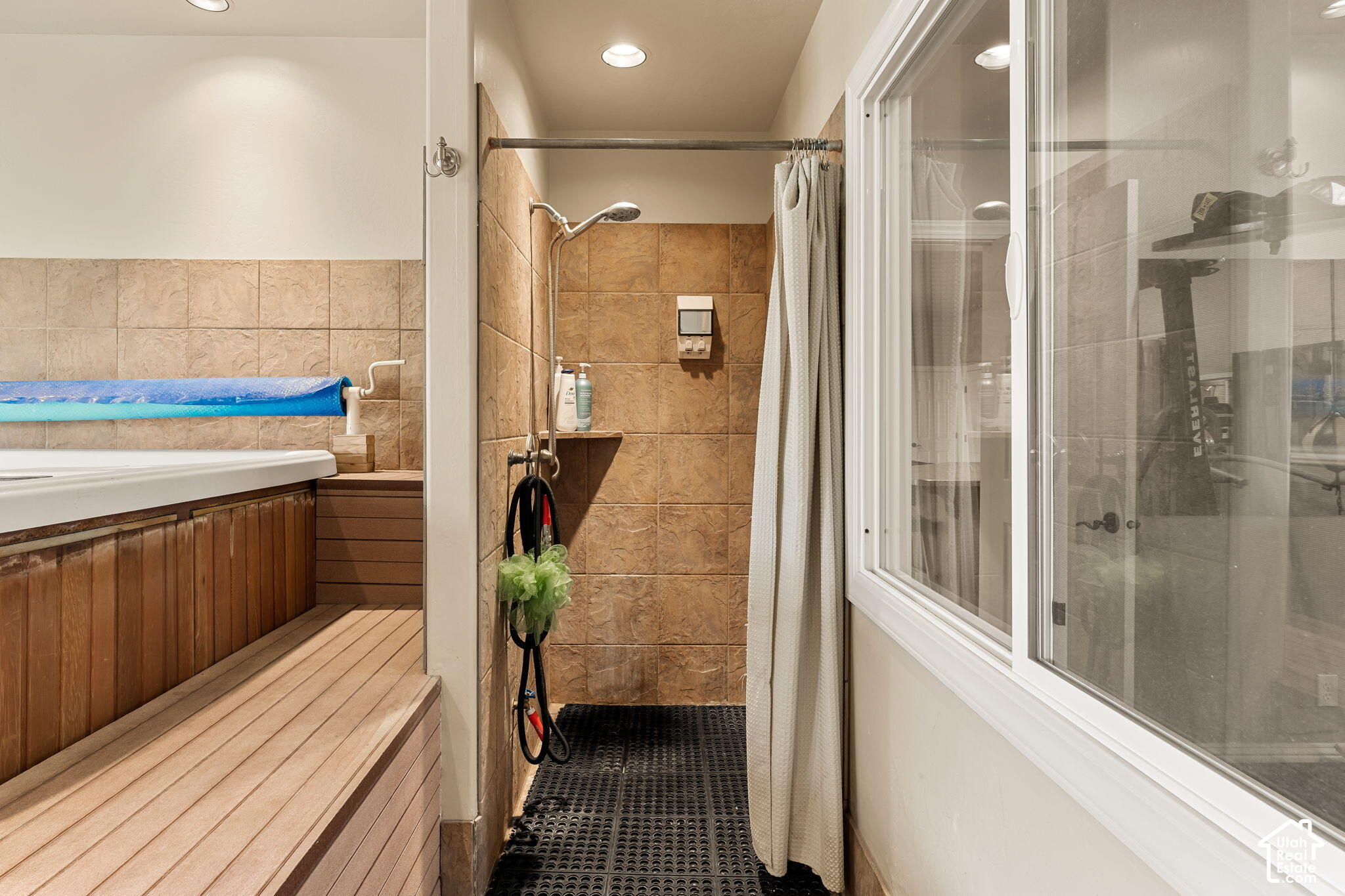 main property photo 70