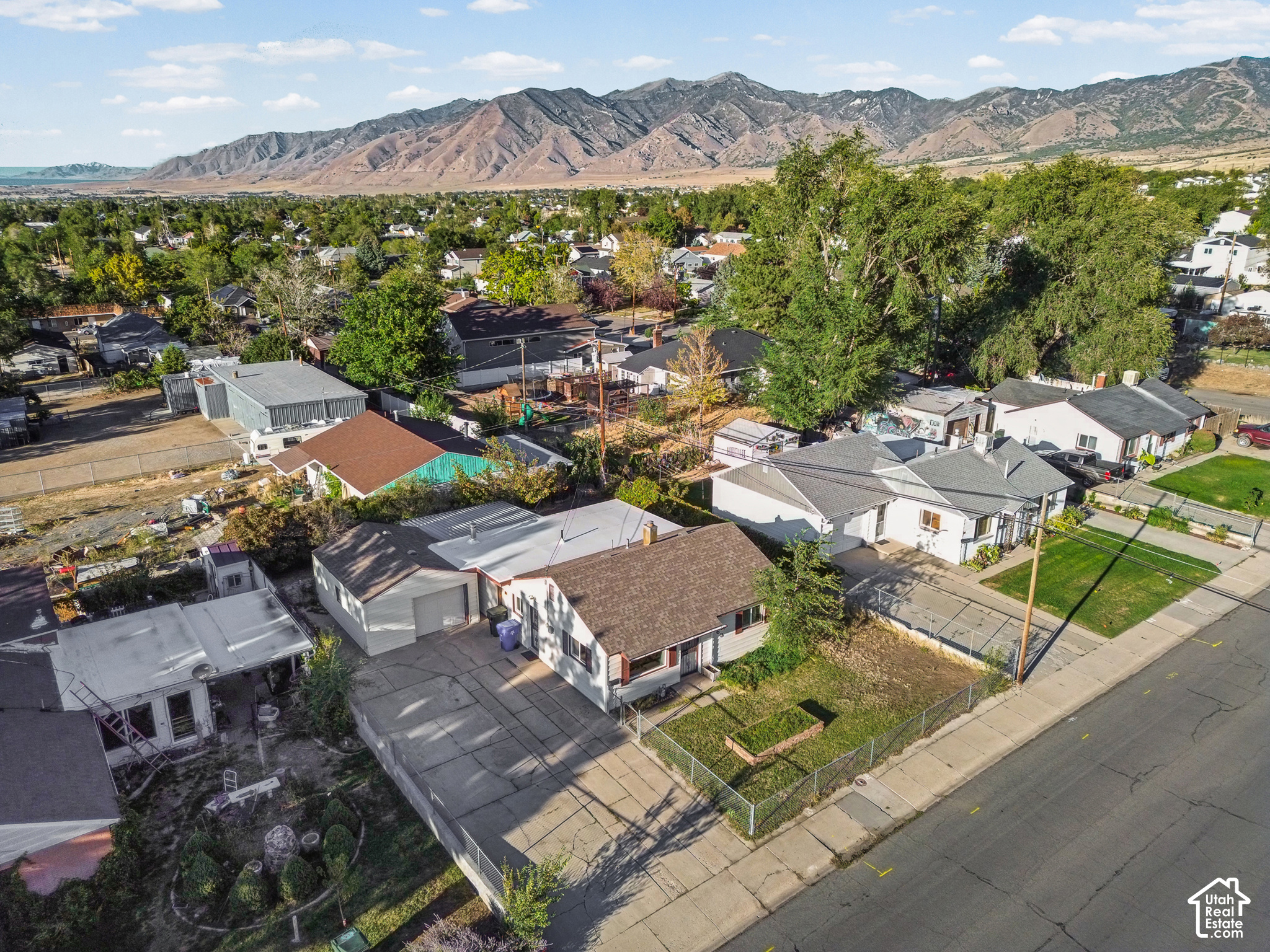 main property photo 25