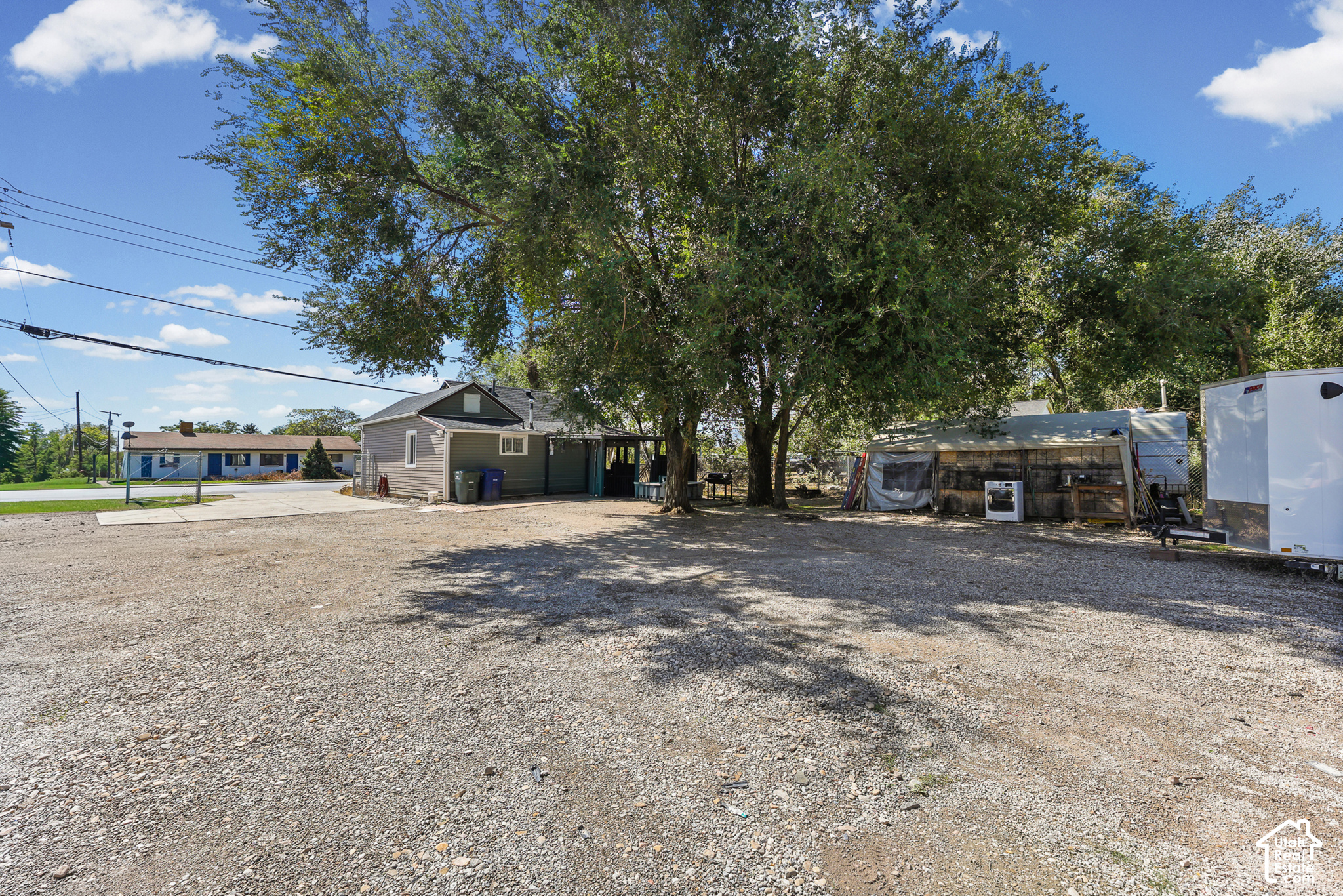 main property photo 16