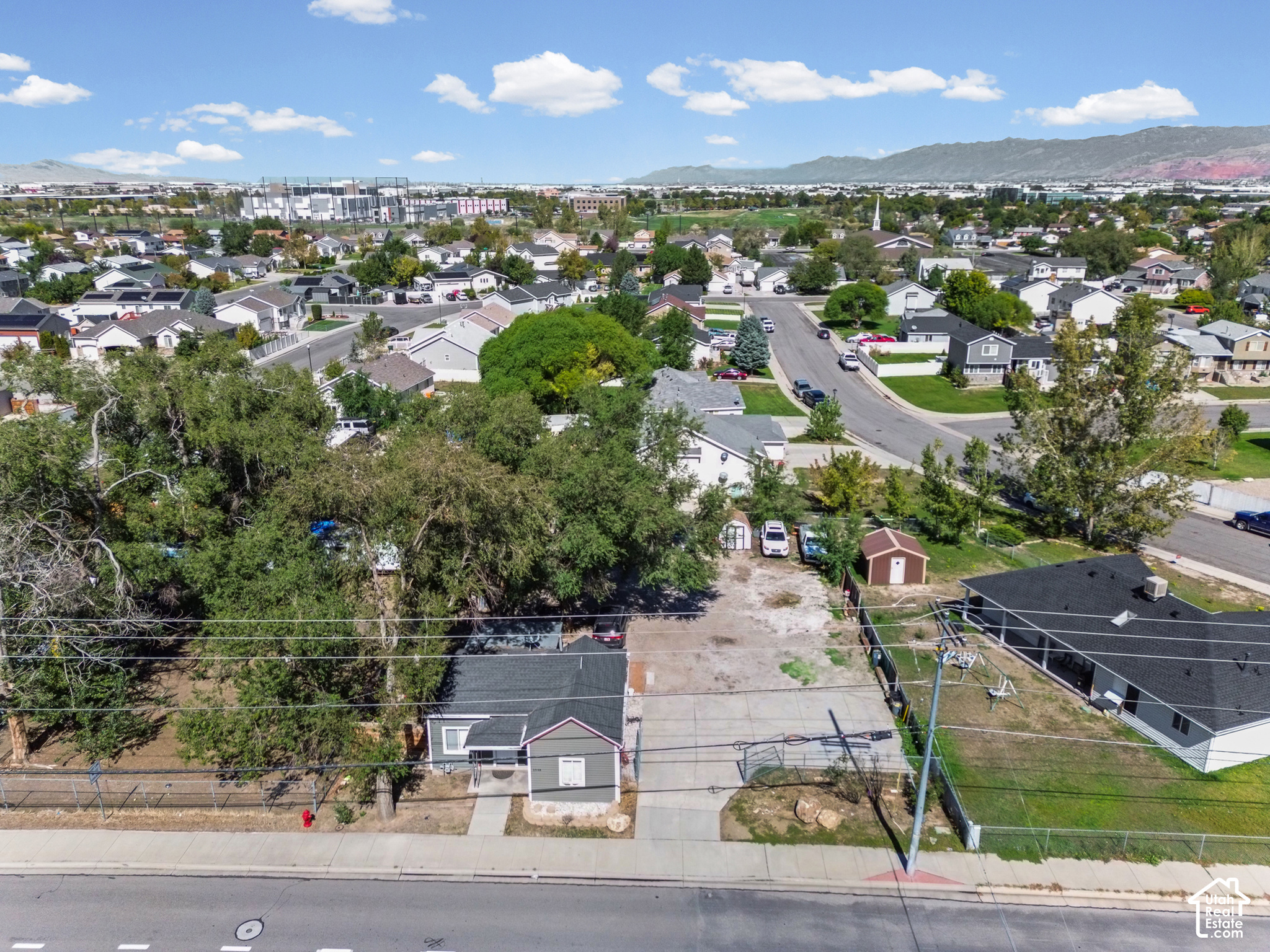 main property photo 25