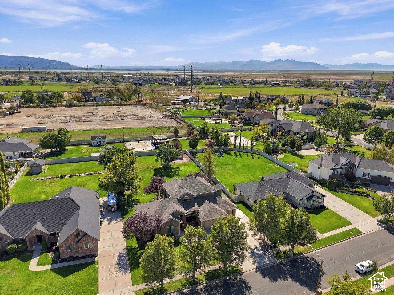main property photo 43