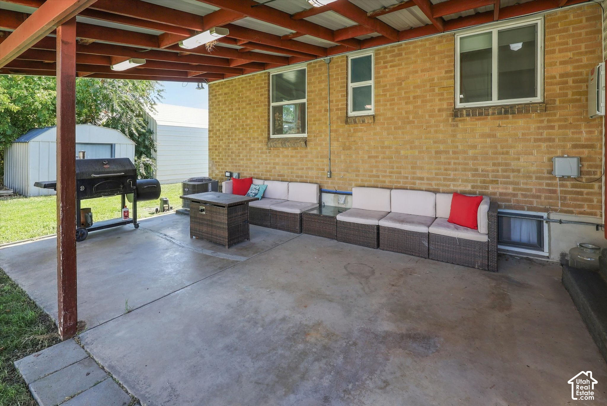 main property photo 33