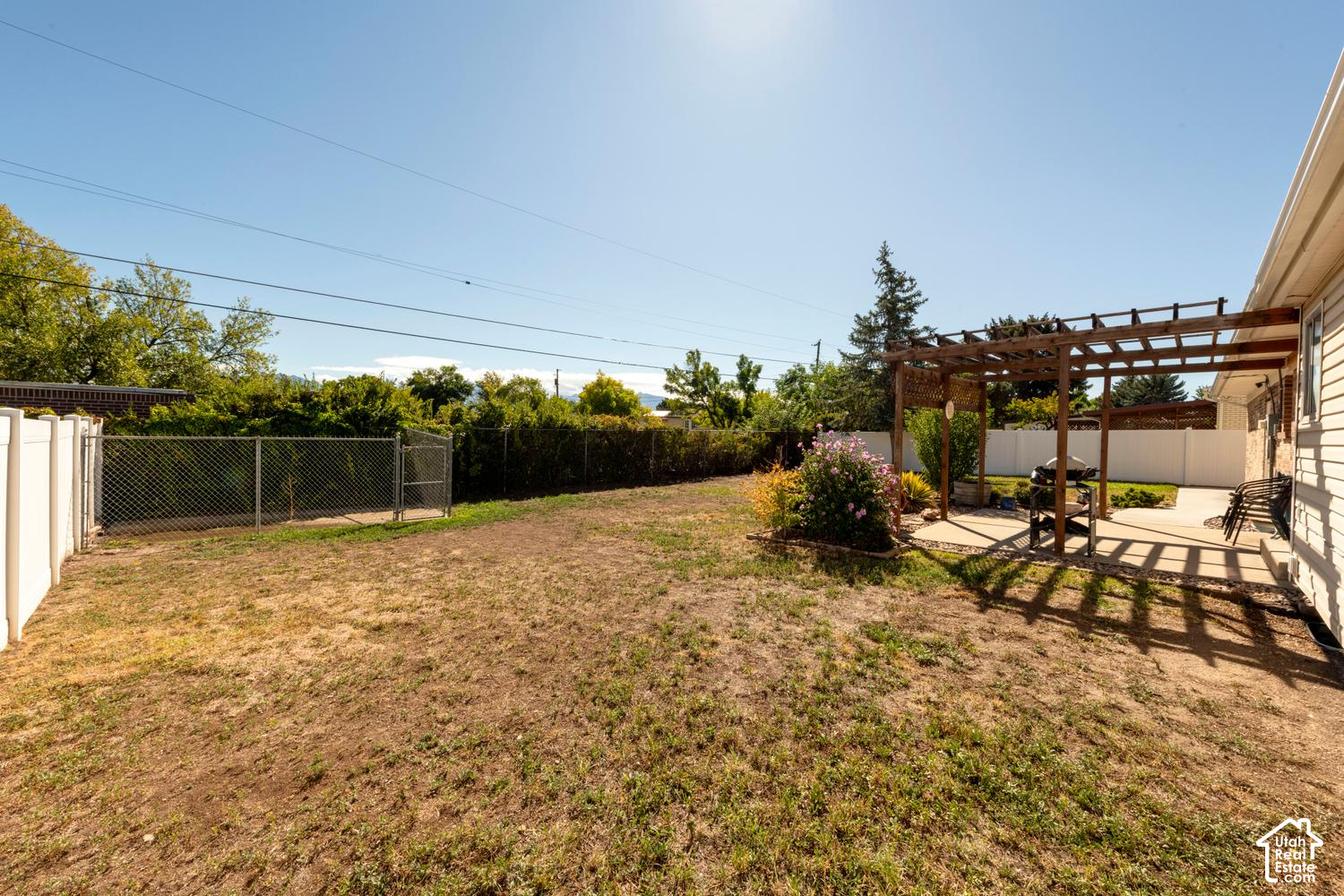 main property photo 19