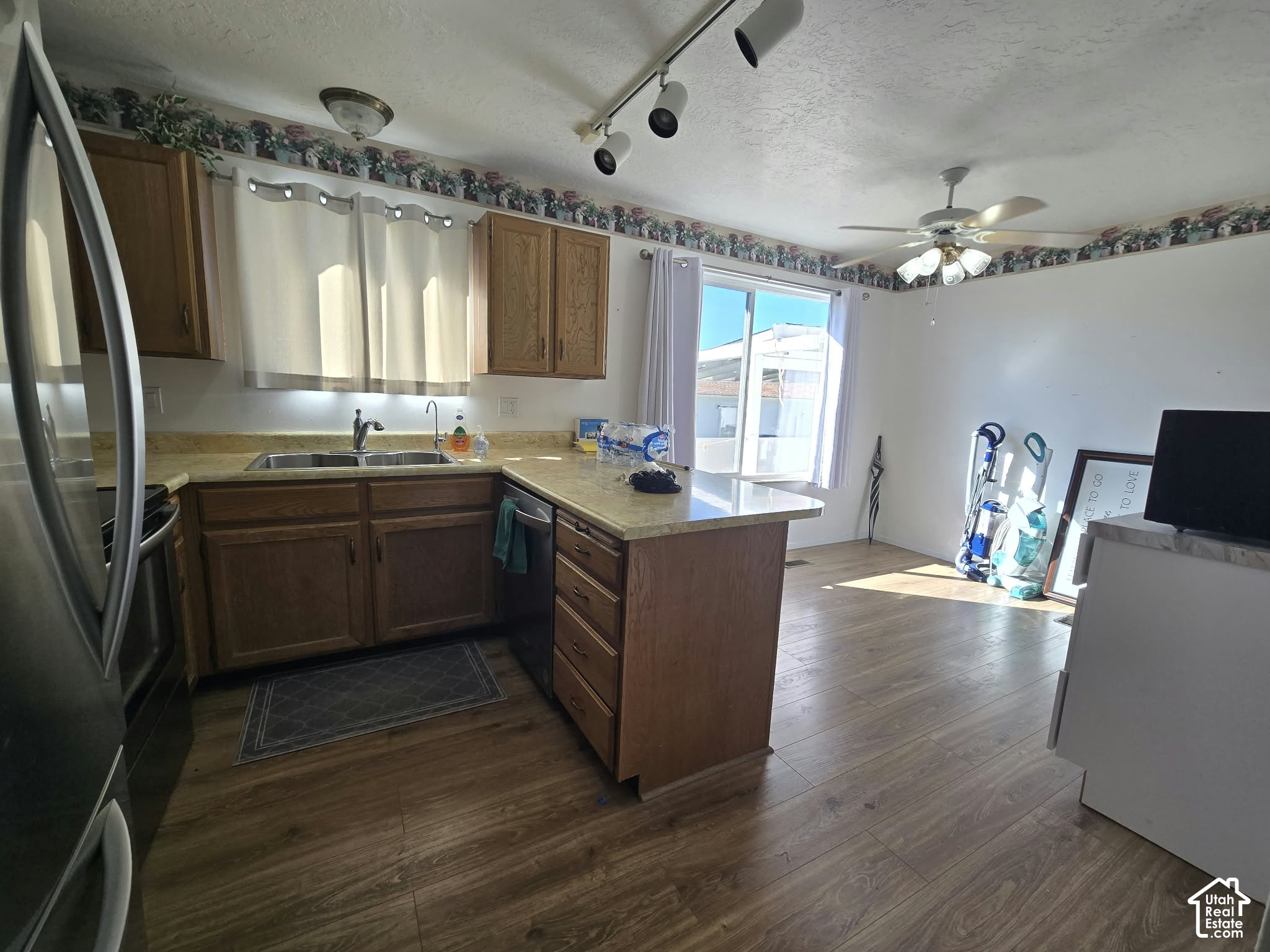 main property photo 9