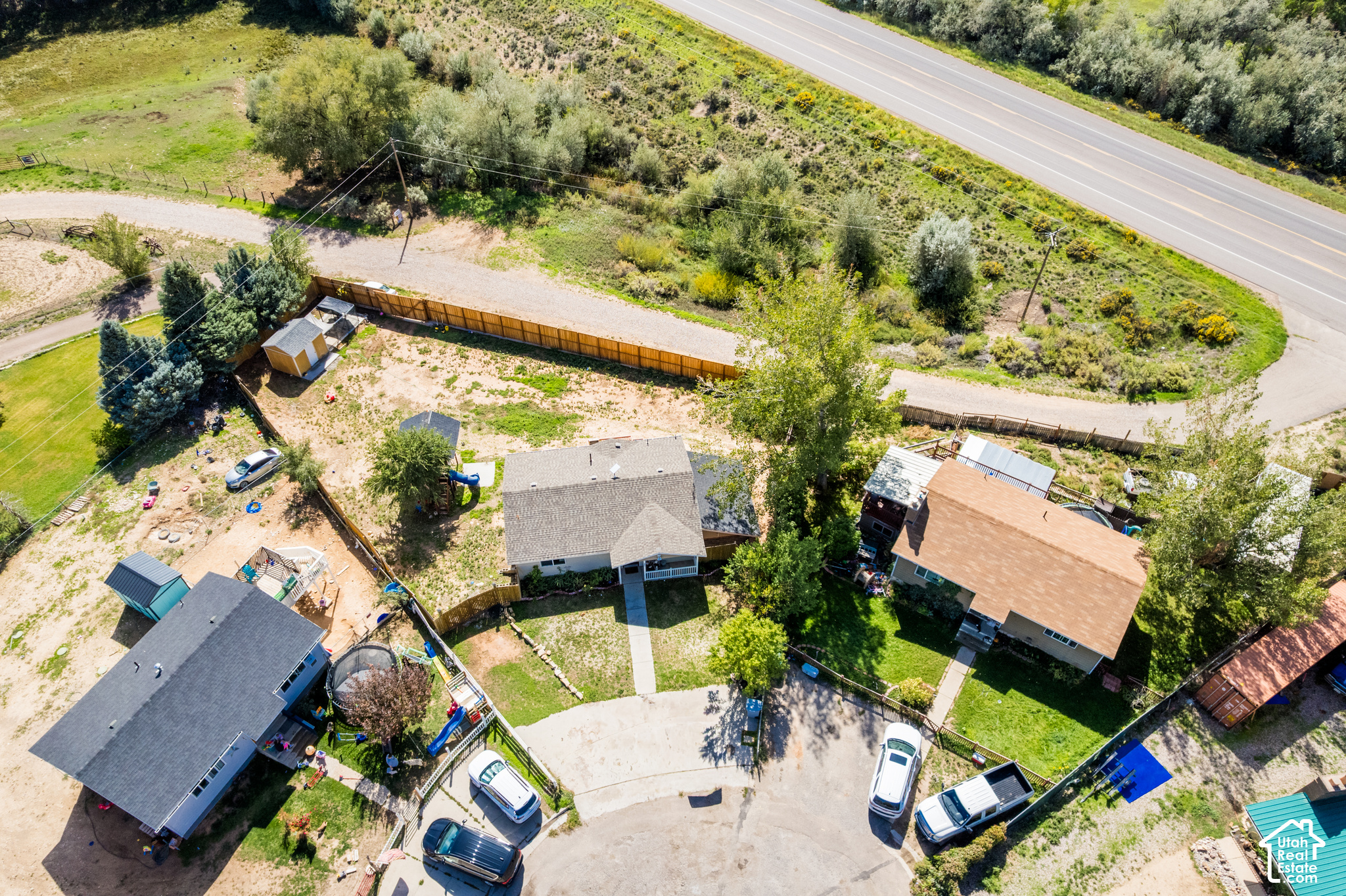 main property photo 28
