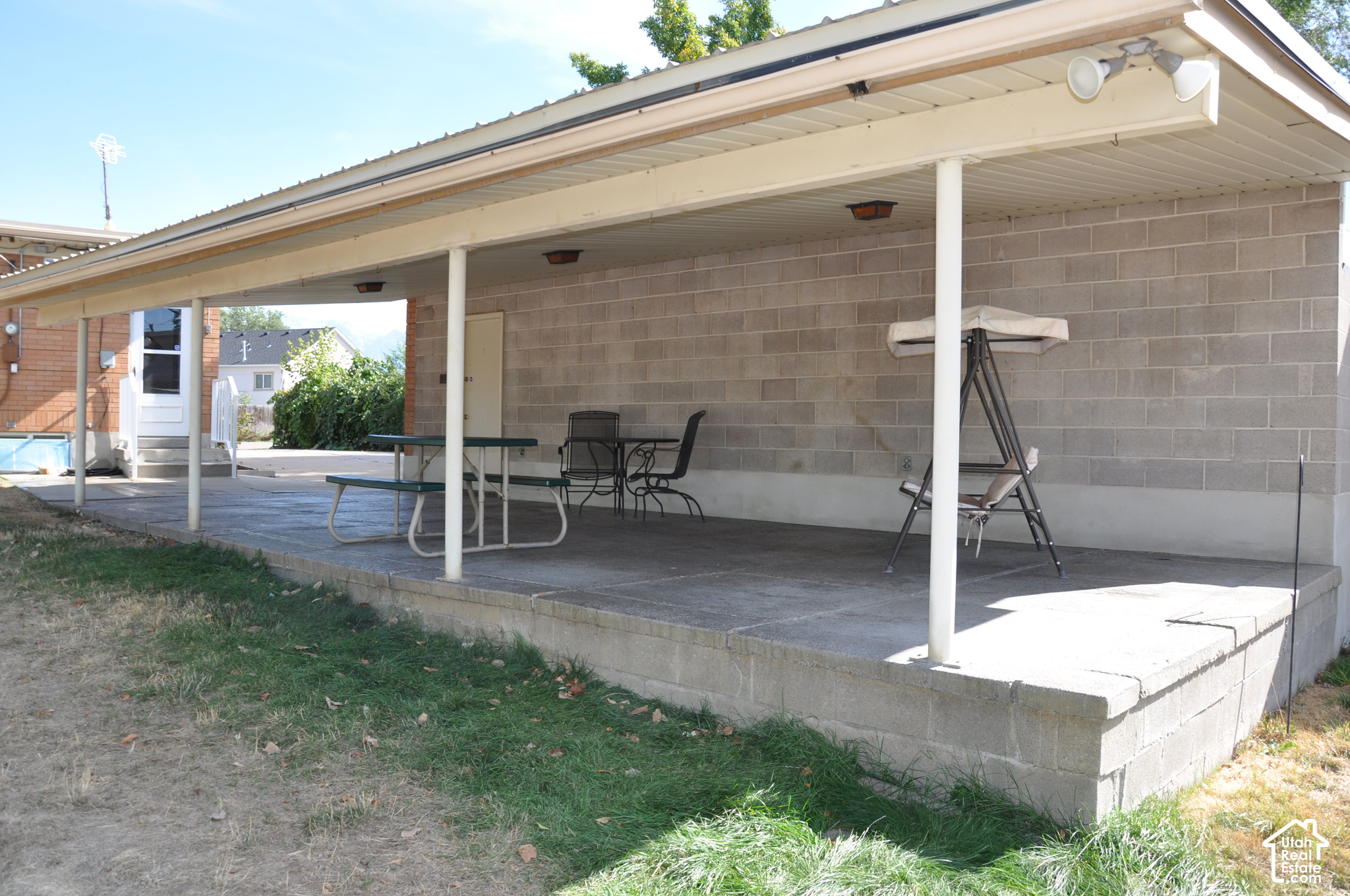 main property photo 5
