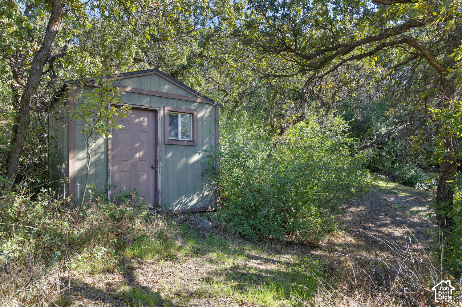 main property photo 36