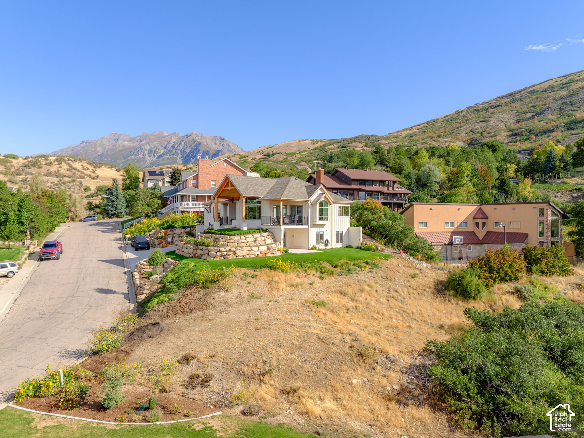 main property photo 14