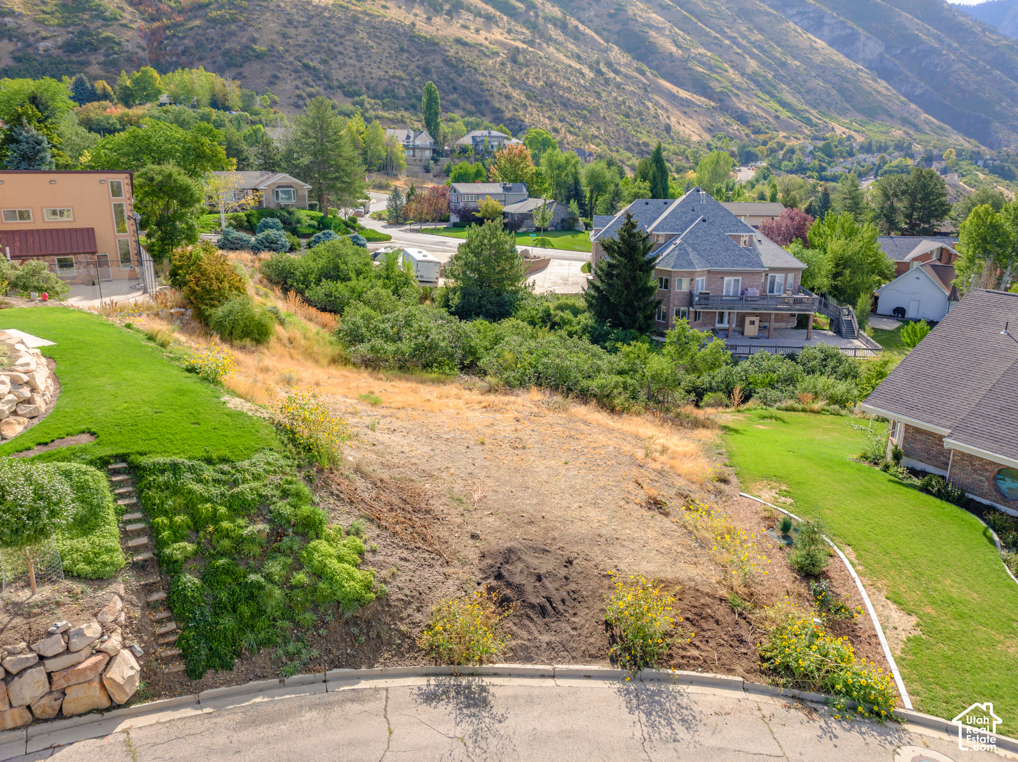 main property photo 20