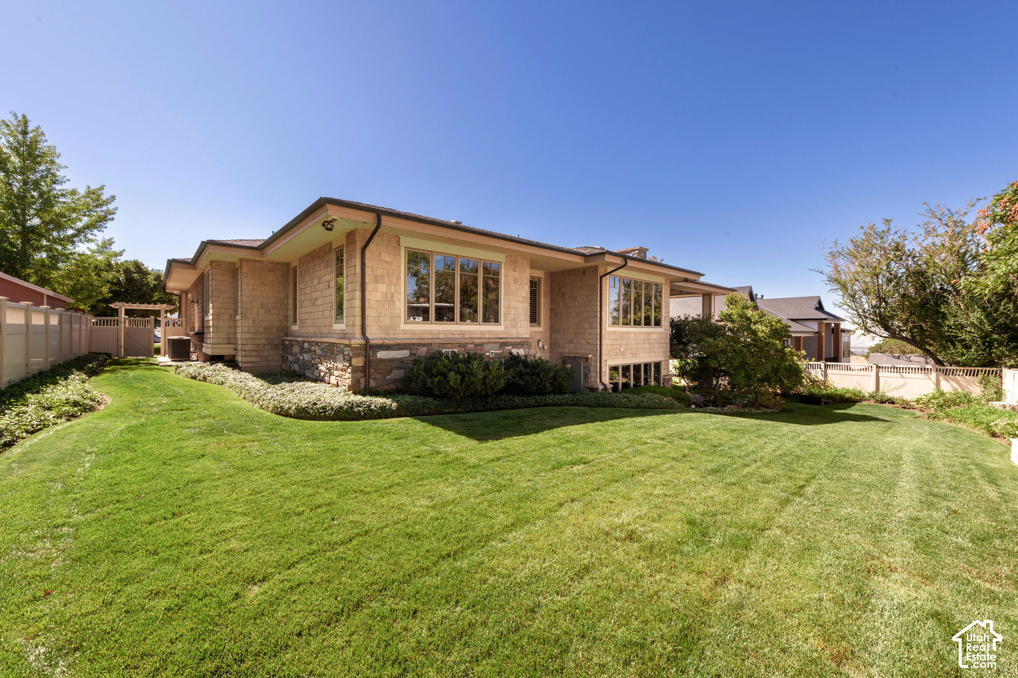 main property photo 45