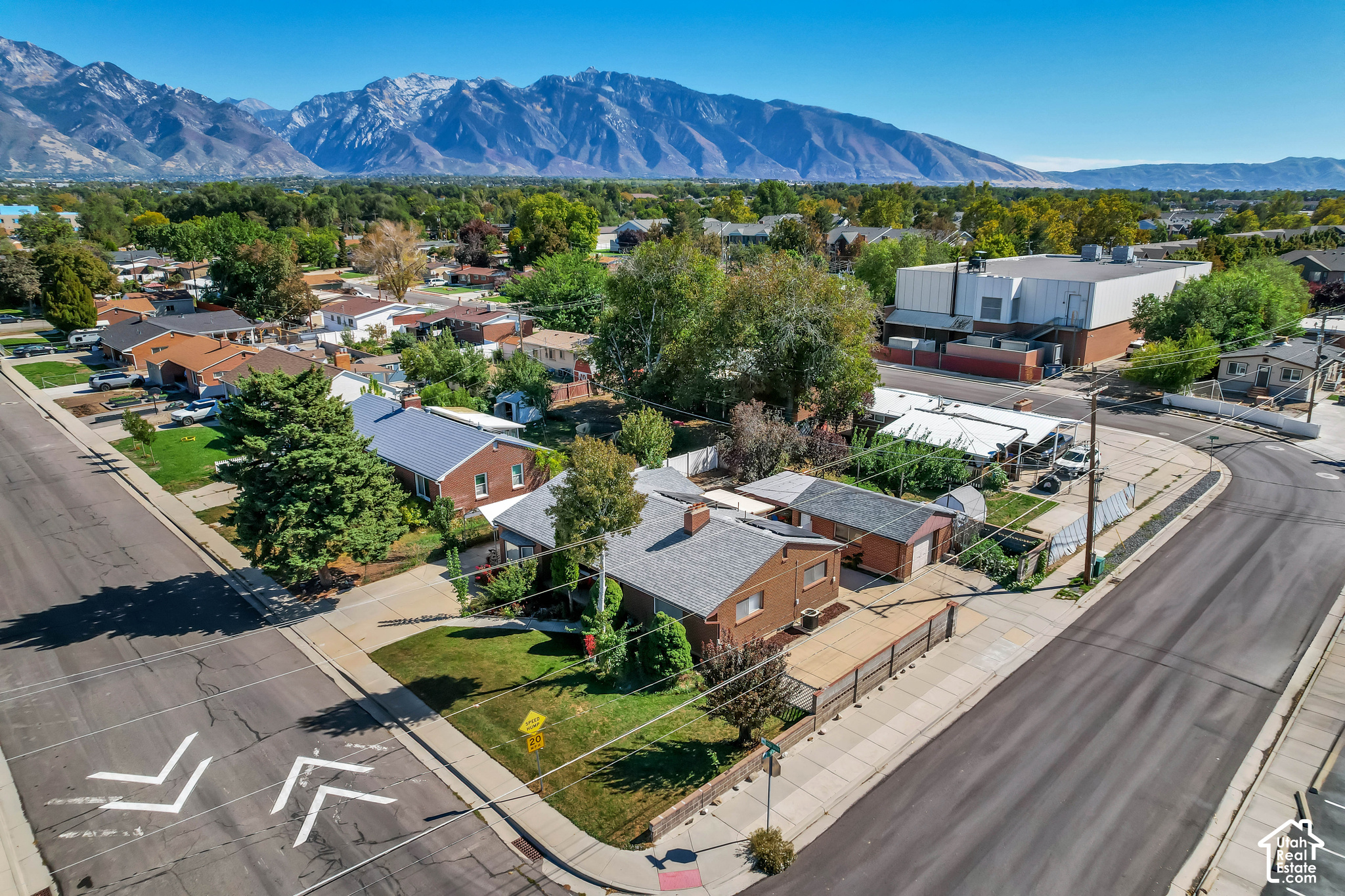 main property photo 40