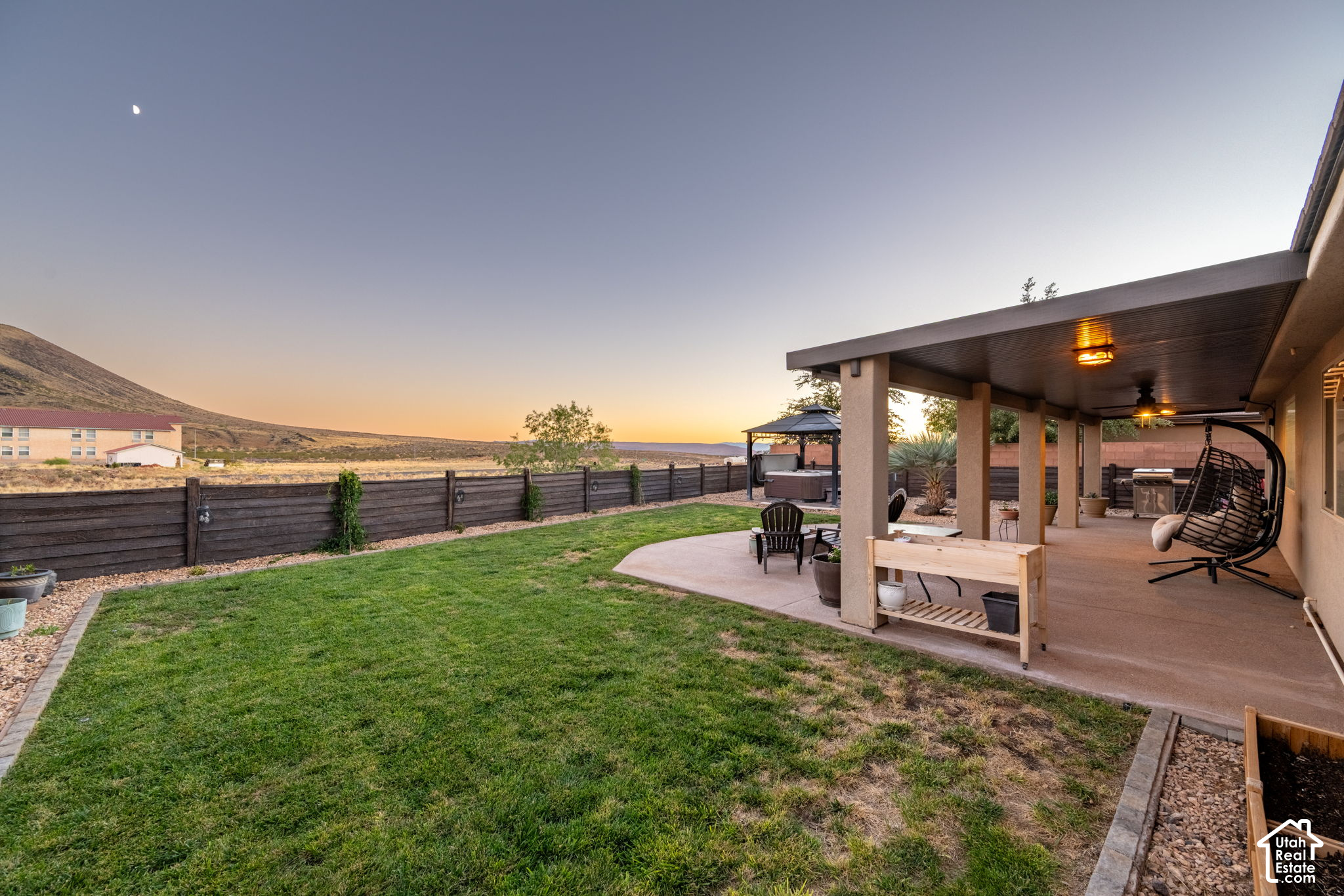 main property photo 17