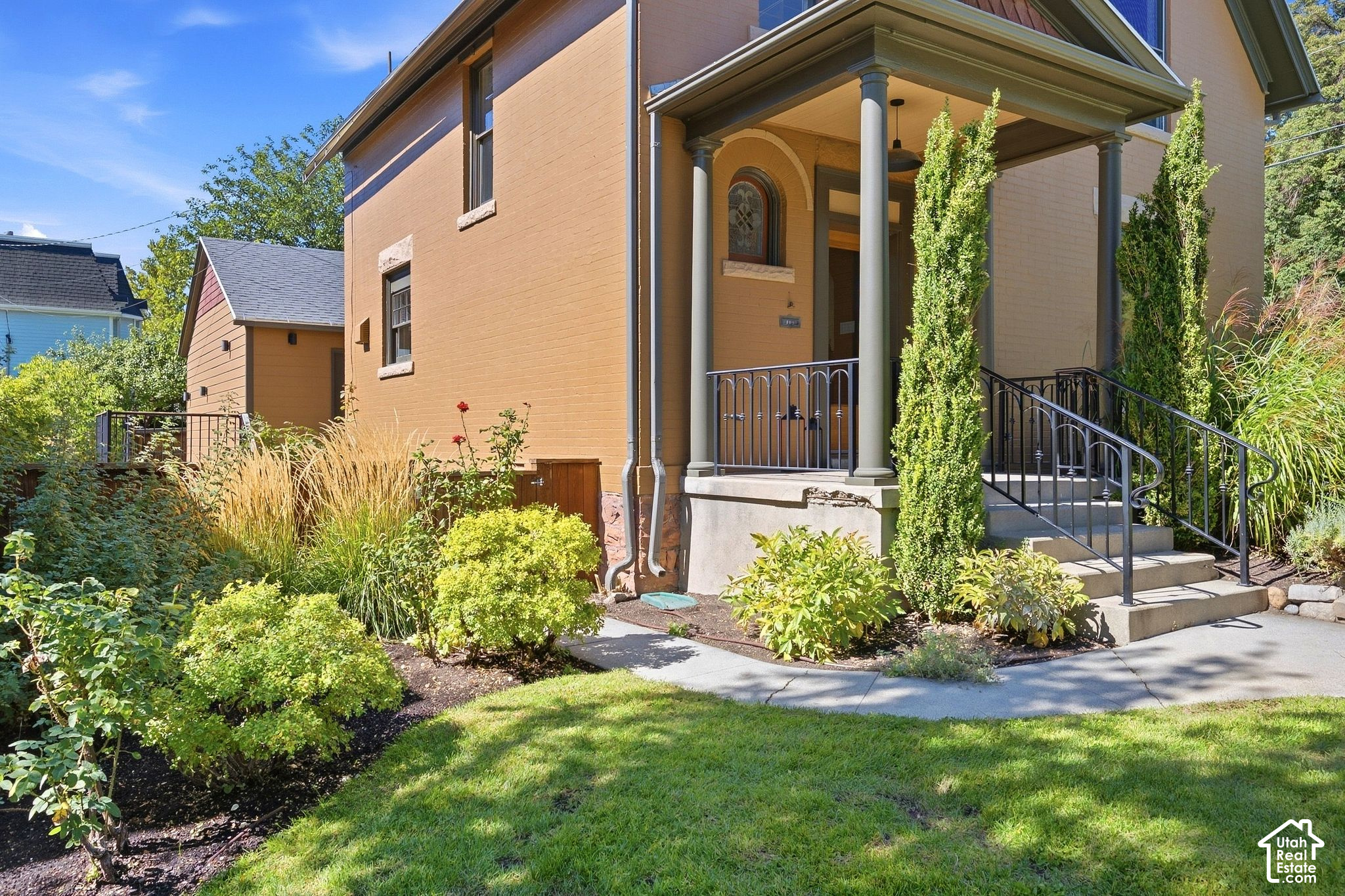 main property photo 2